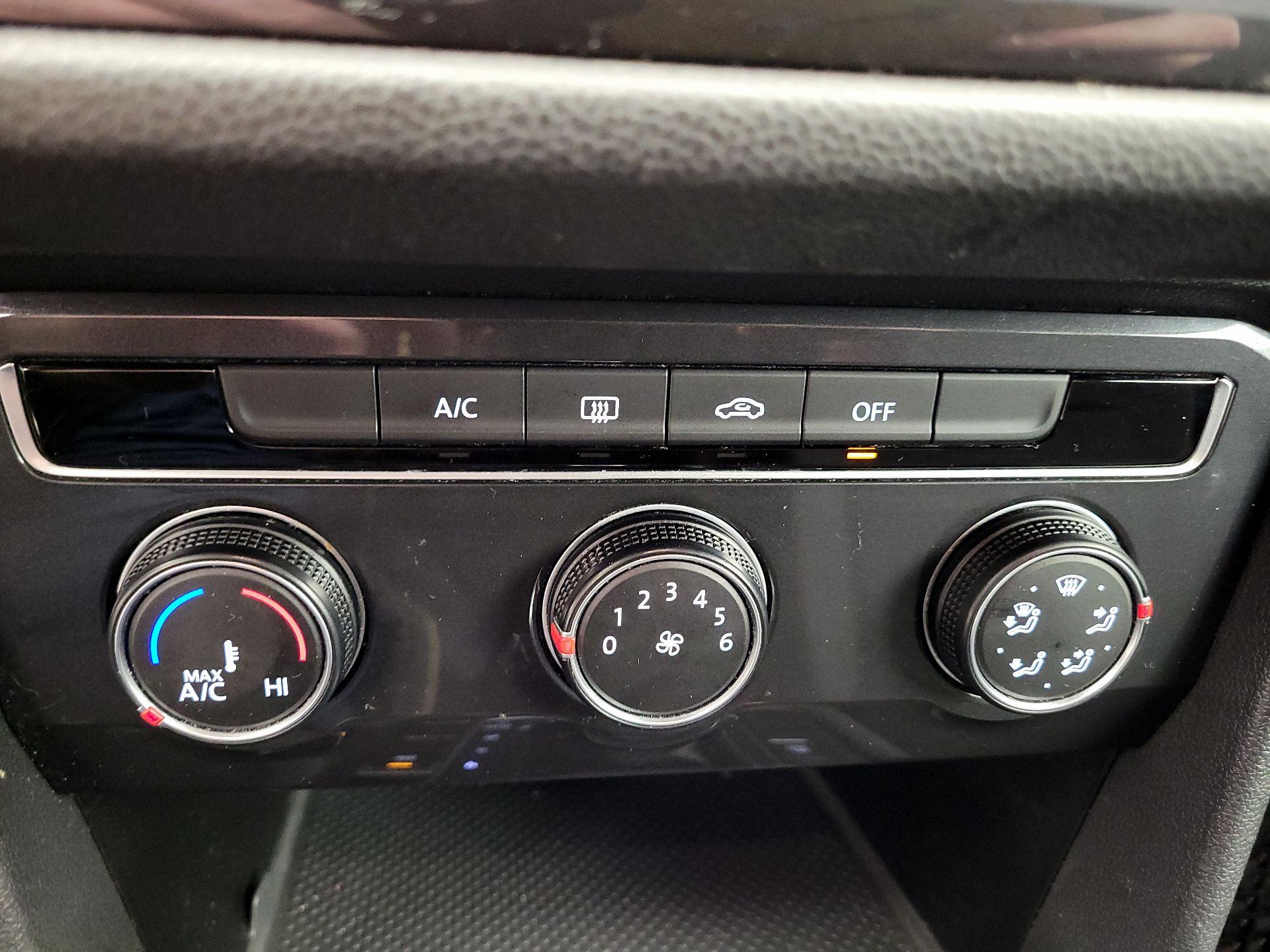 Thumbnail: 2021 Volkswagen Tiguan - 16