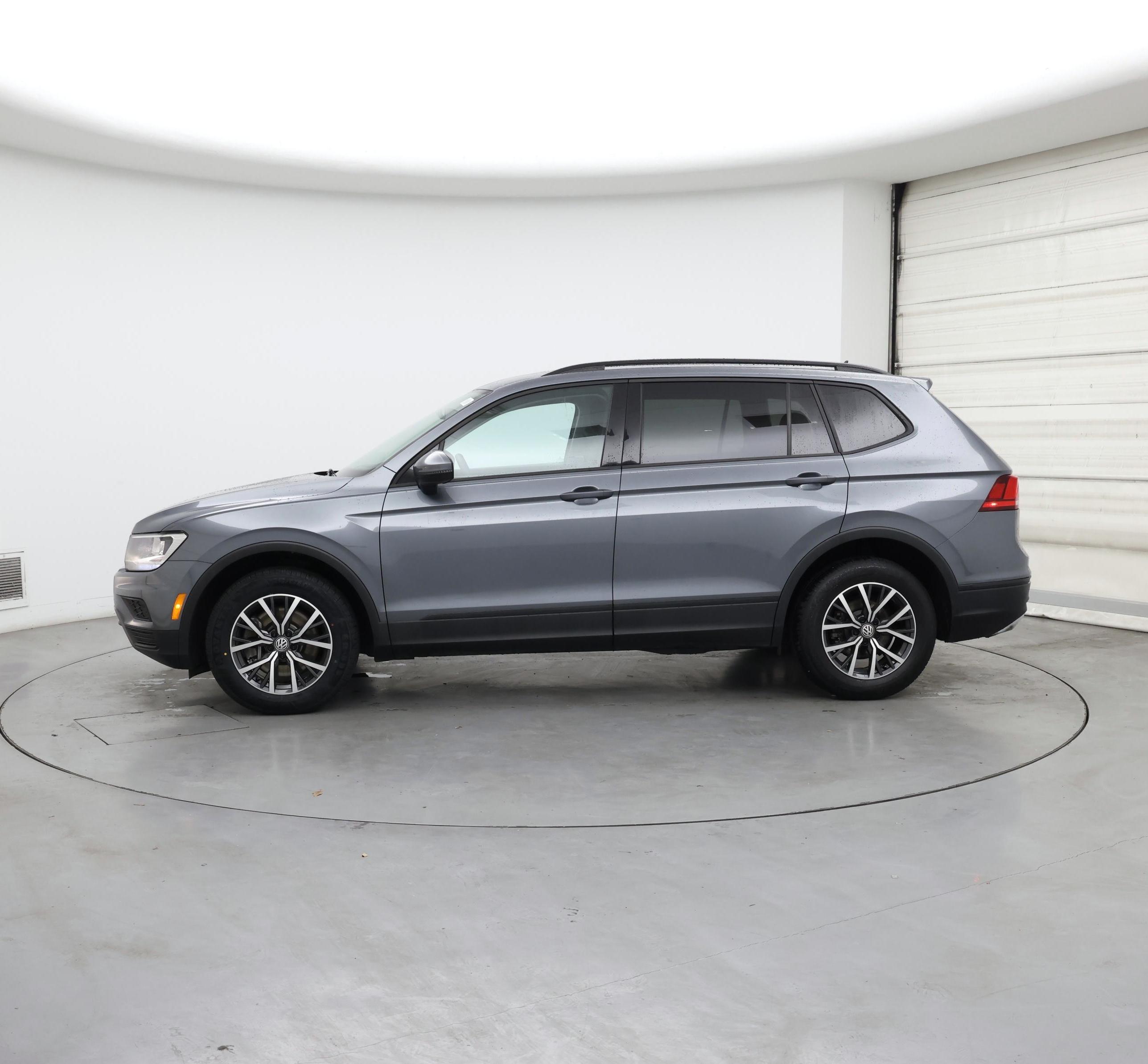 Thumbnail: 2021 Volkswagen Tiguan - 3