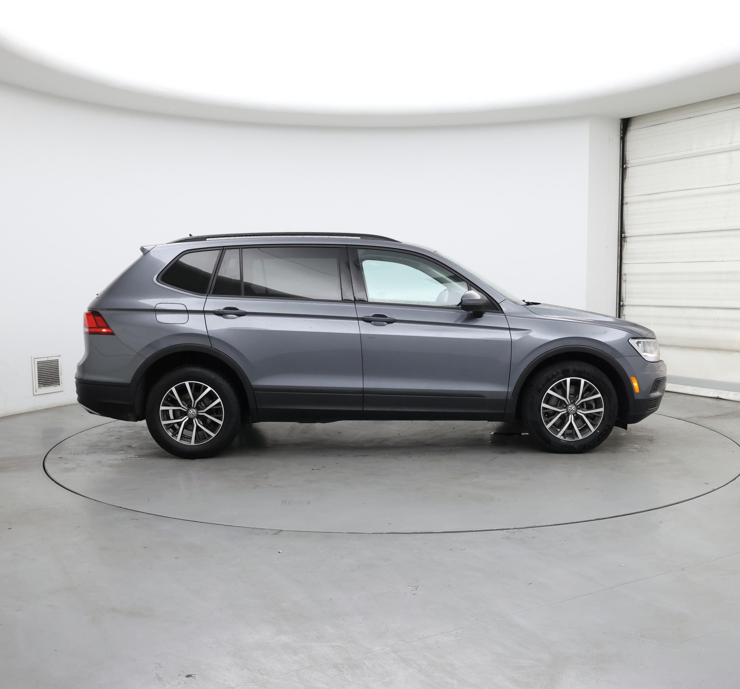 Thumbnail: 2021 Volkswagen Tiguan - 7