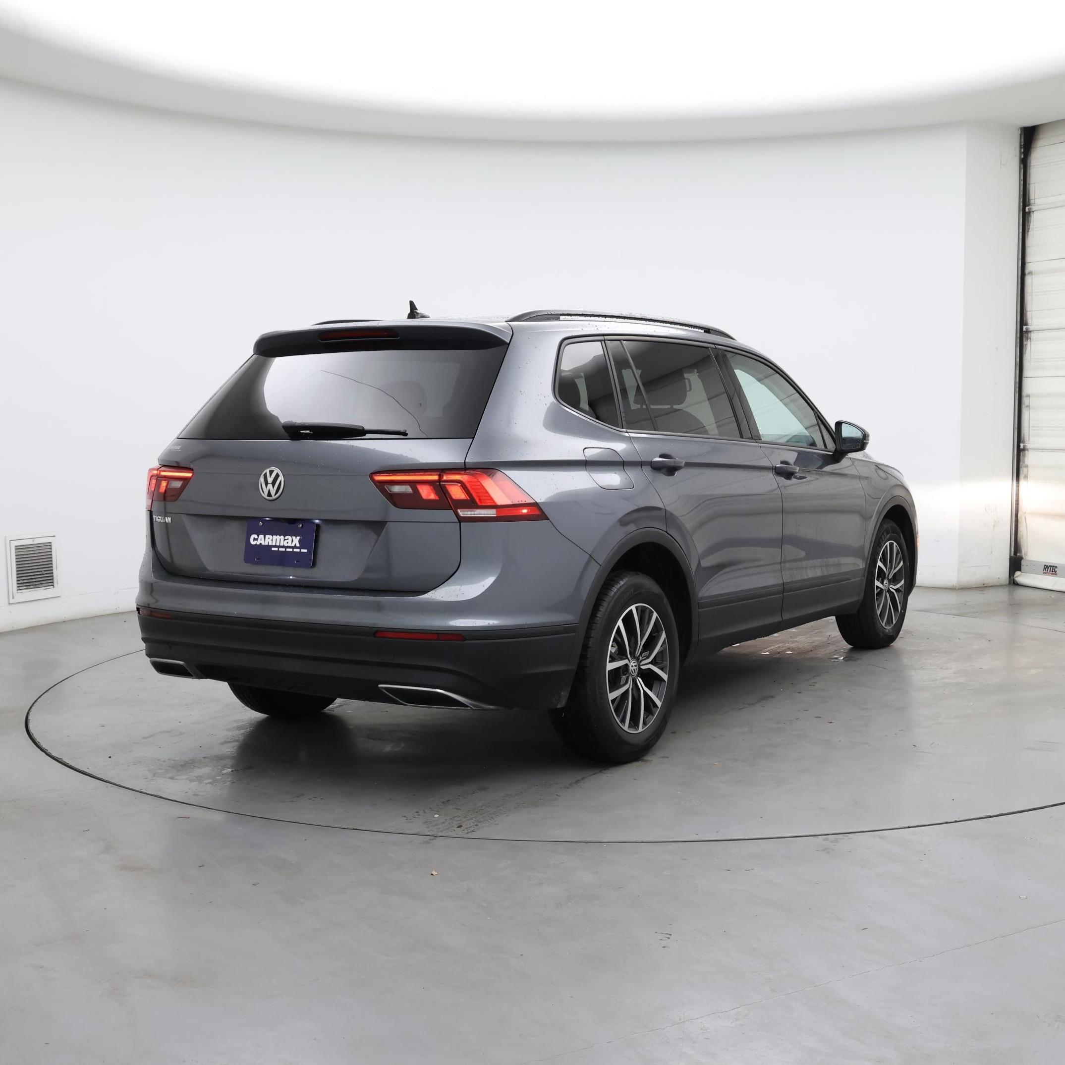 Thumbnail: 2021 Volkswagen Tiguan - 8