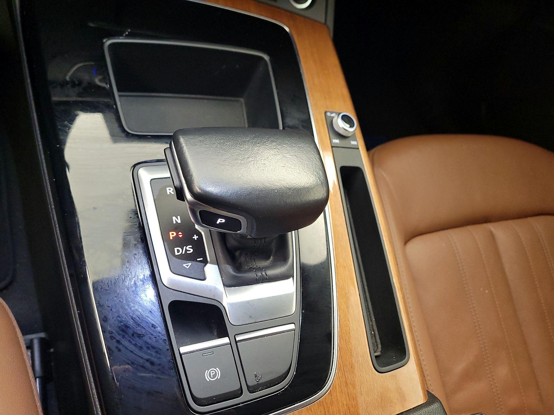 Thumbnail: 2022 Audi Q5 - 17