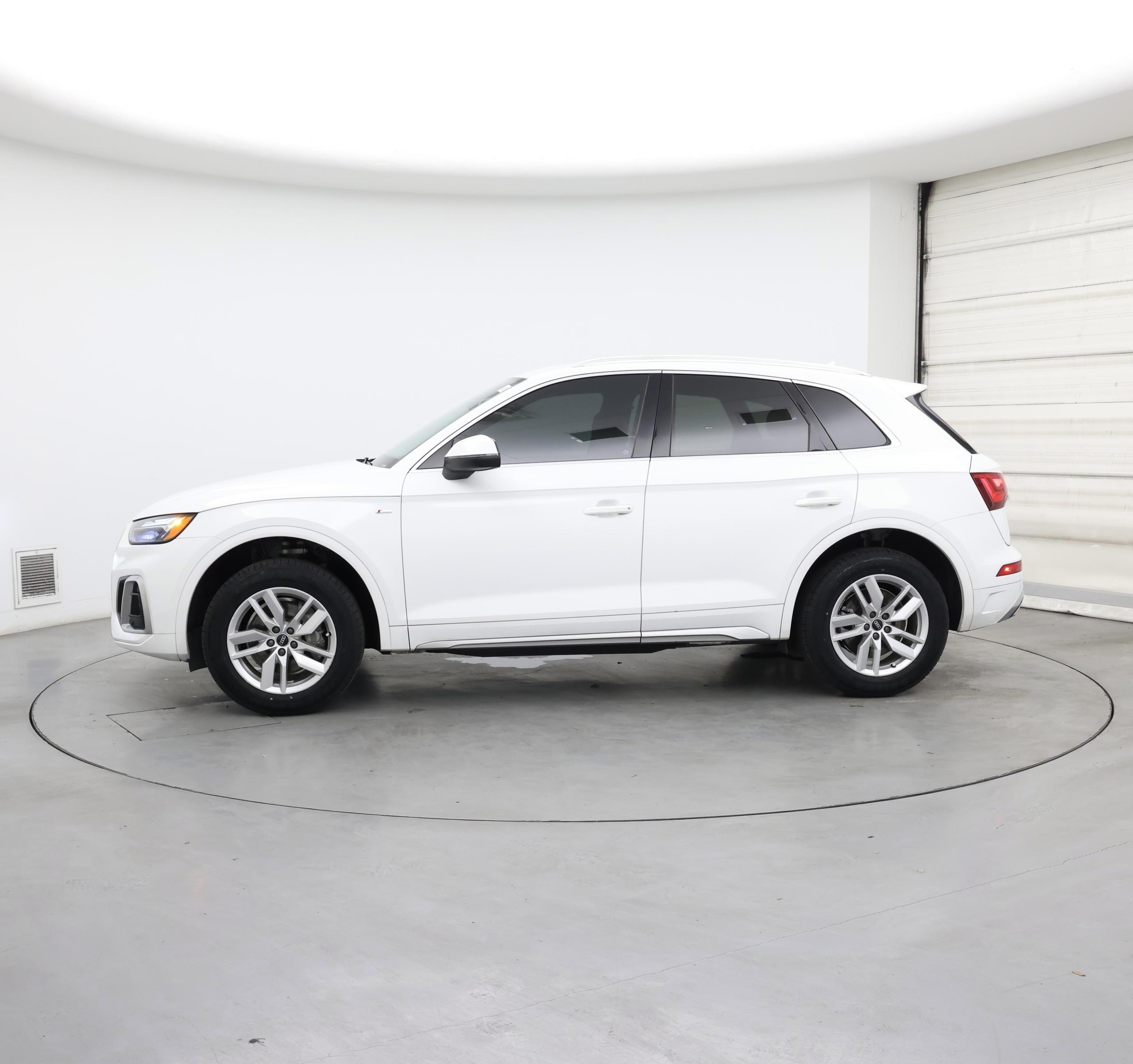 Thumbnail: 2022 Audi Q5 - 3