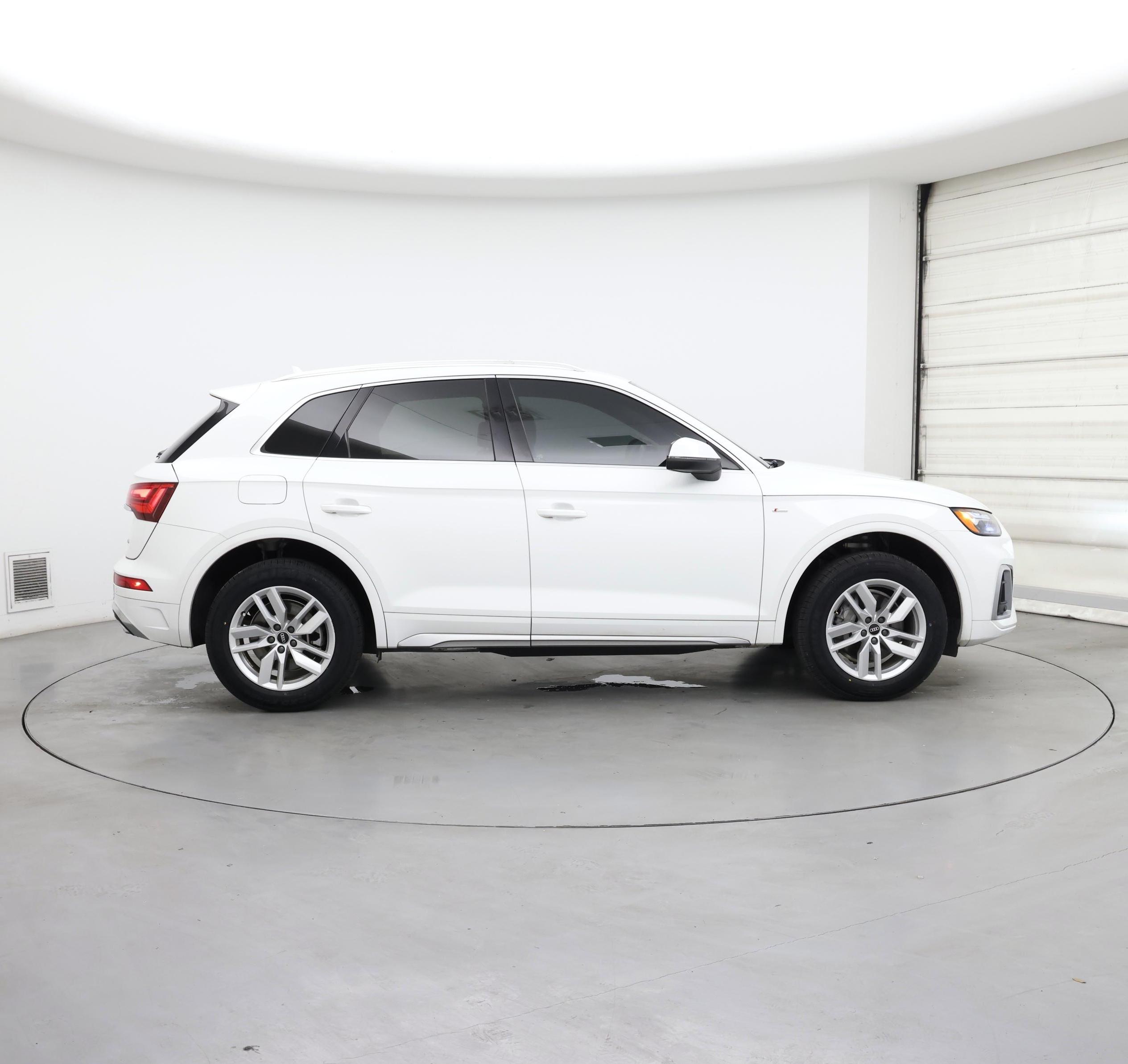 Thumbnail: 2022 Audi Q5 - 7