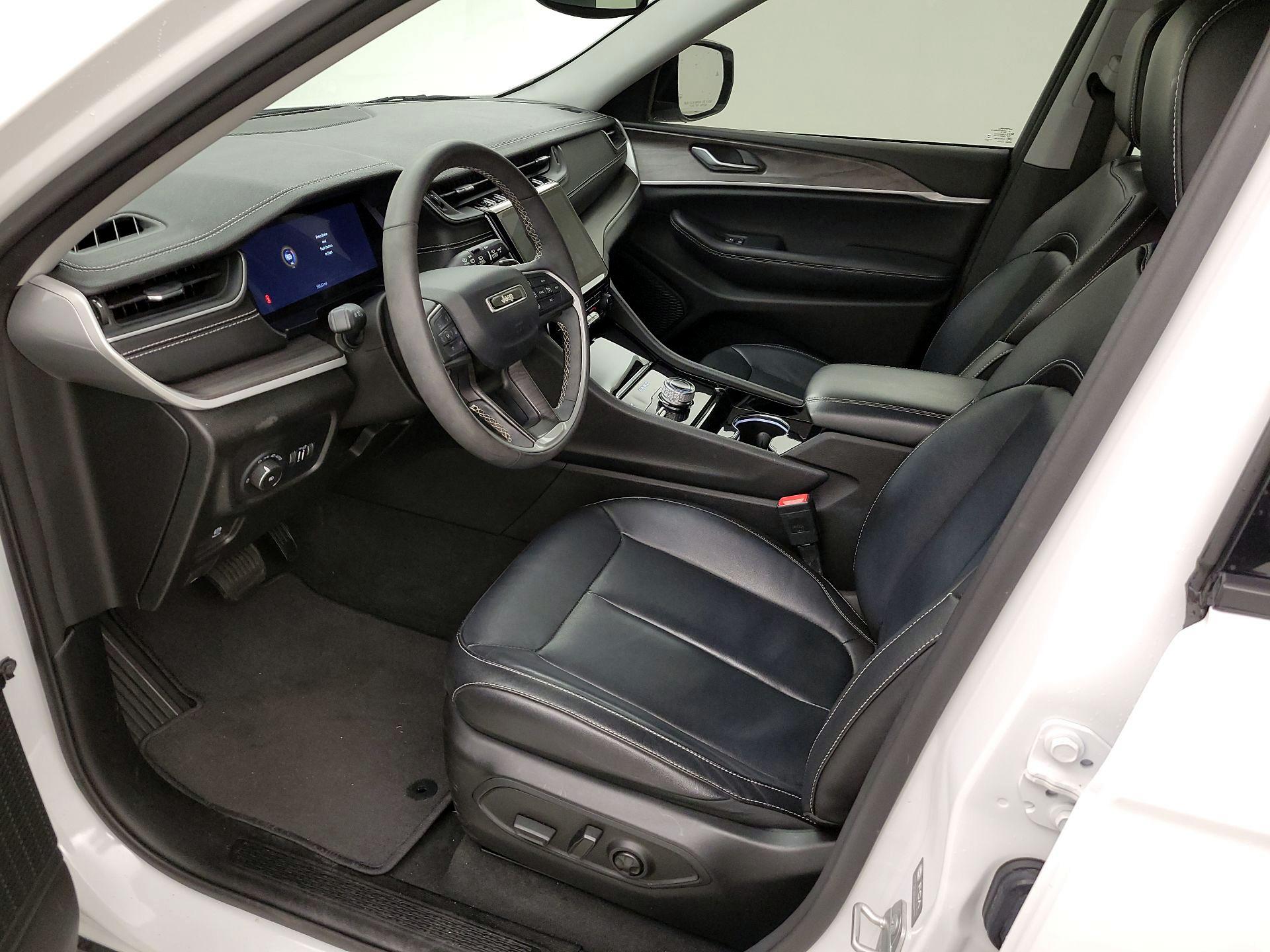 Thumbnail: 2023 Jeep Grand Cherokee - 11