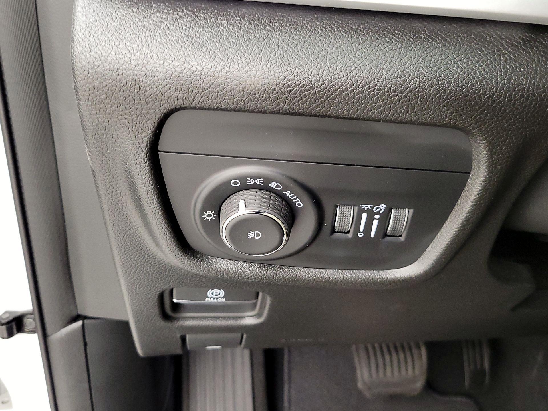 Thumbnail: 2023 Jeep Grand Cherokee - 13