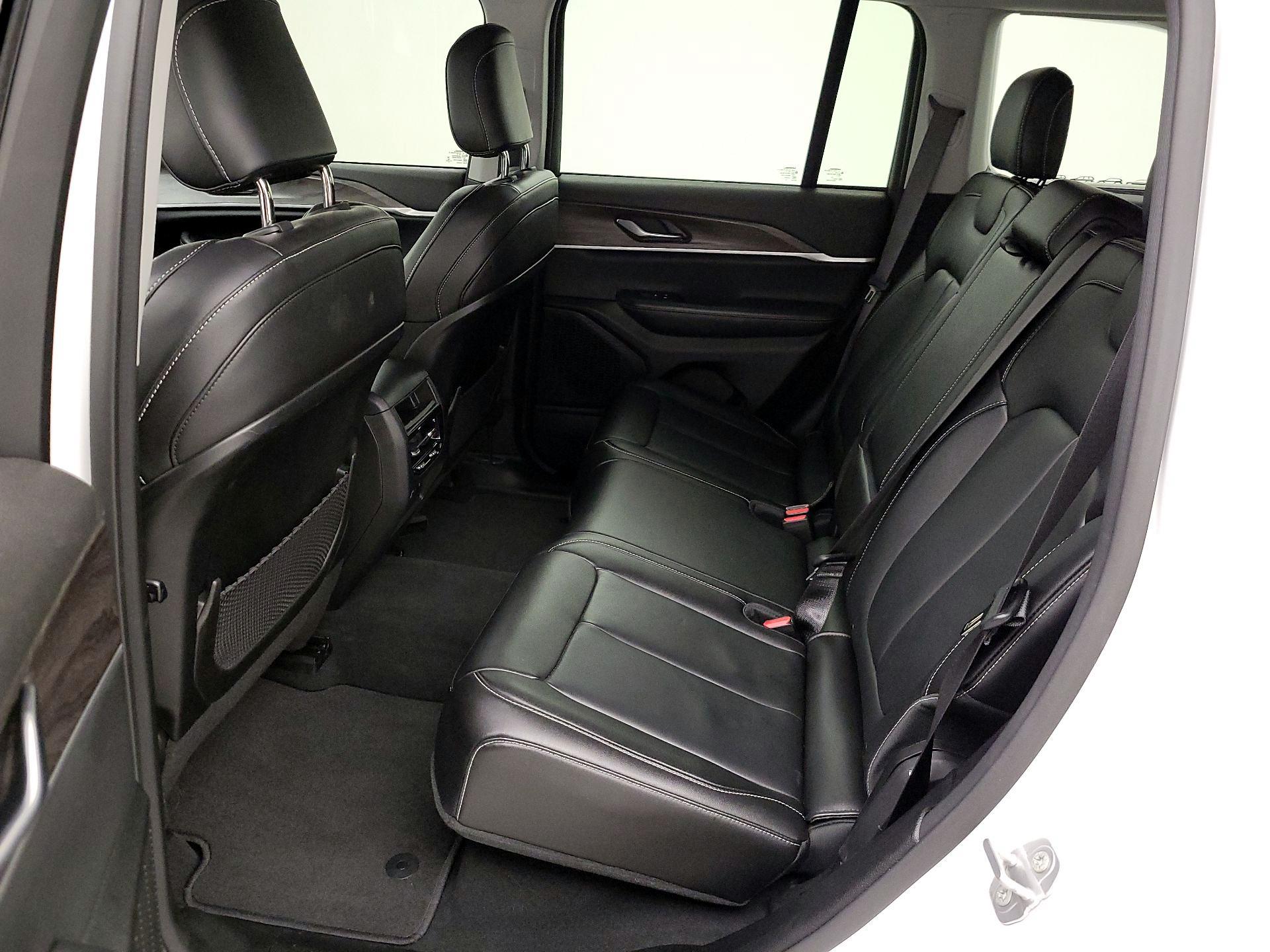 Thumbnail: 2023 Jeep Grand Cherokee - 20