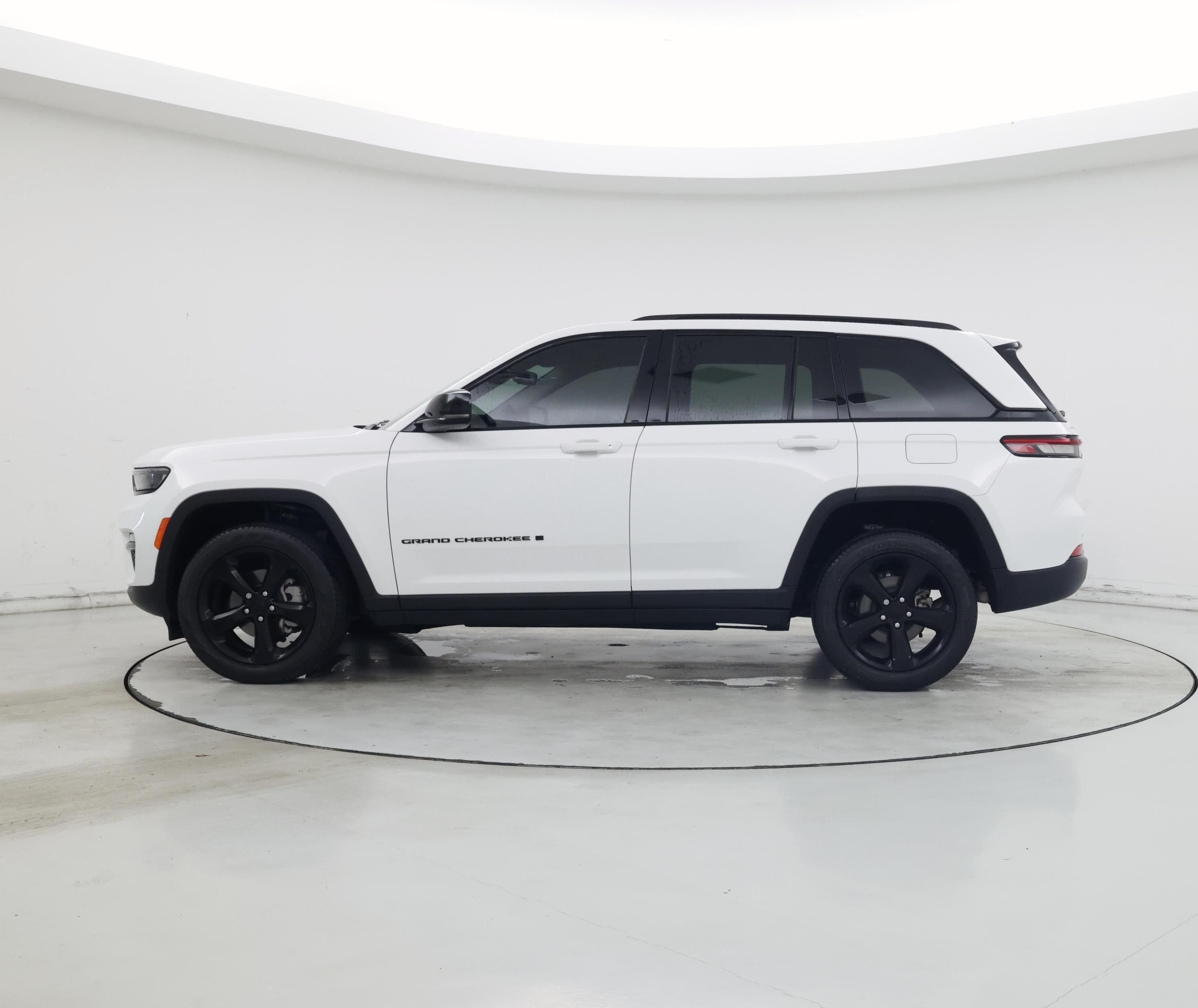 Thumbnail: 2023 Jeep Grand Cherokee - 3