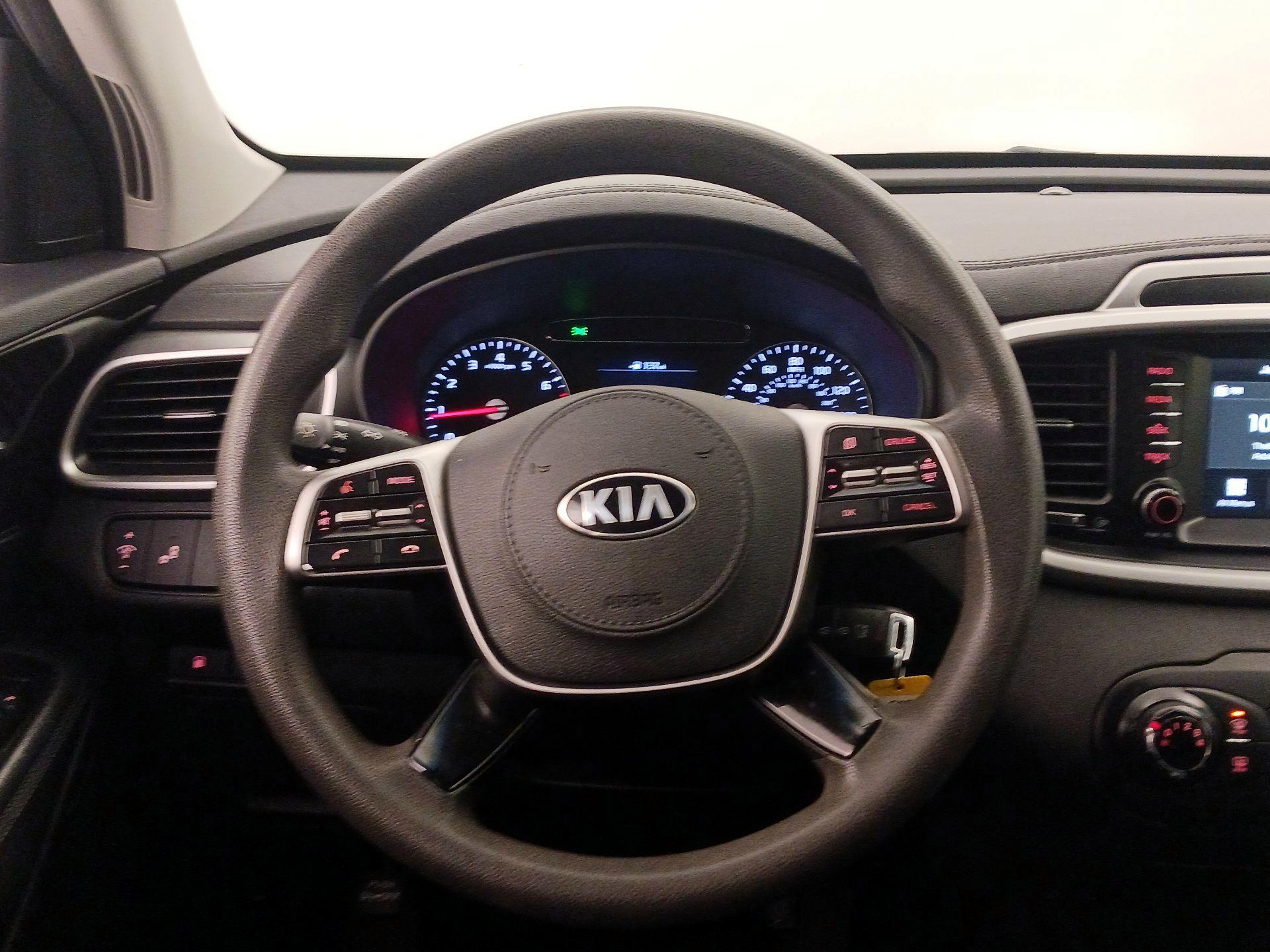 Thumbnail: 2020 Kia Sorento - 10