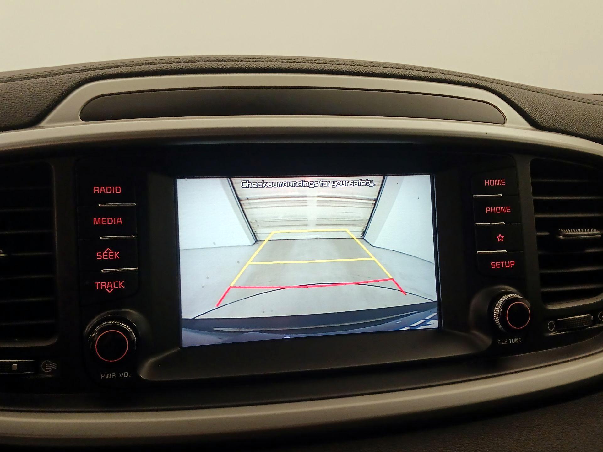 Thumbnail: 2020 Kia Sorento - 14