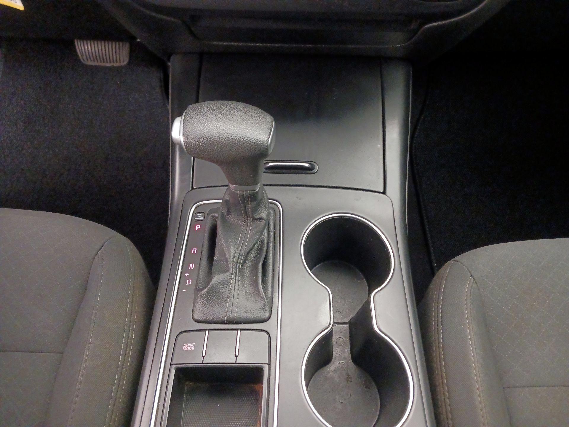 Thumbnail: 2020 Kia Sorento - 17