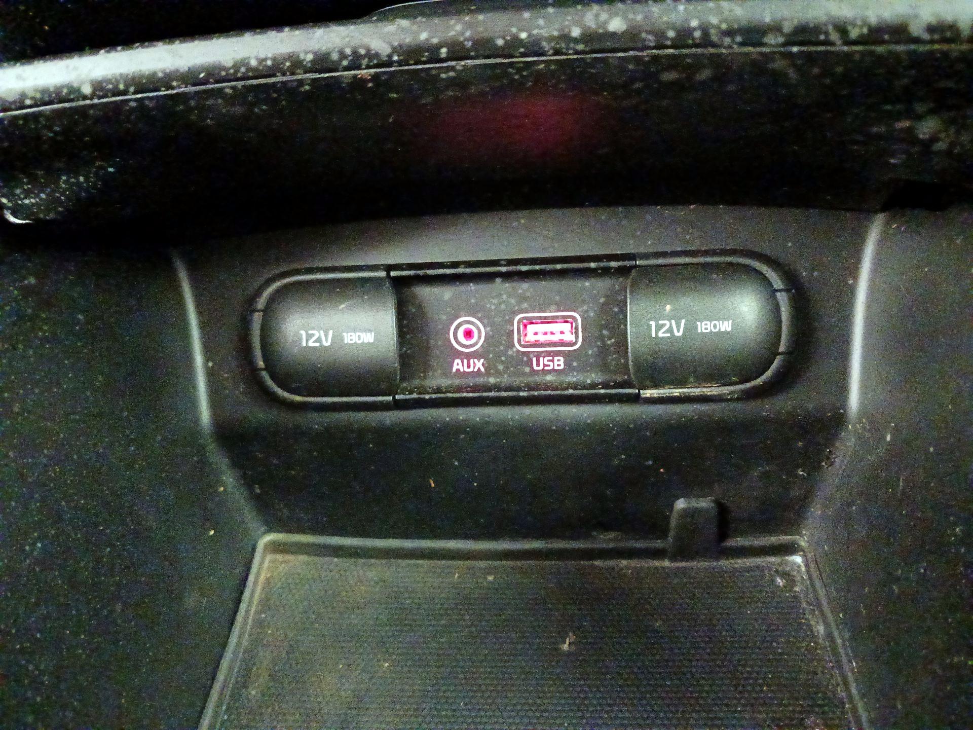 Thumbnail: 2020 Kia Sorento - 18