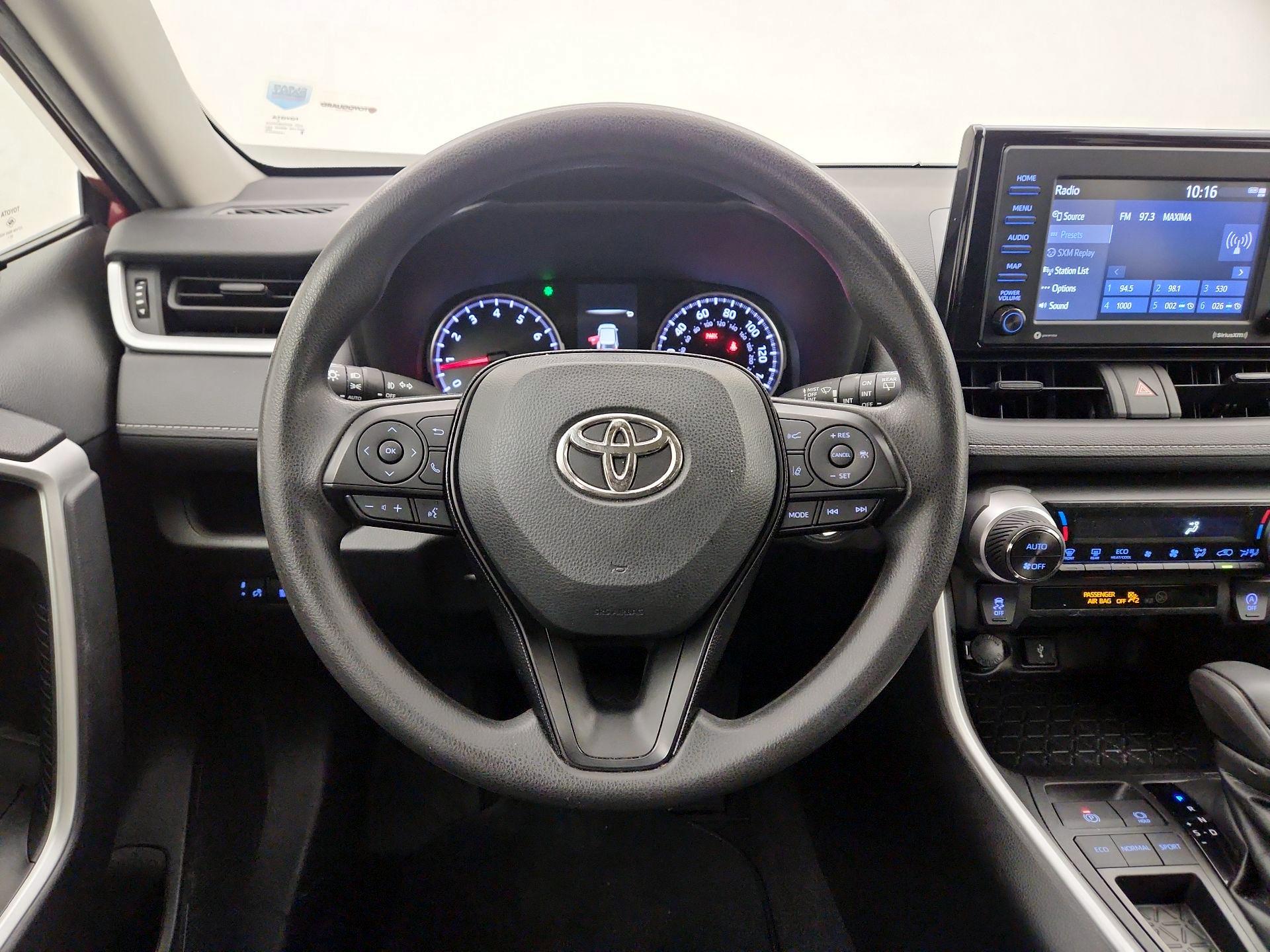 Thumbnail: 2021 Toyota RAV4 - 10