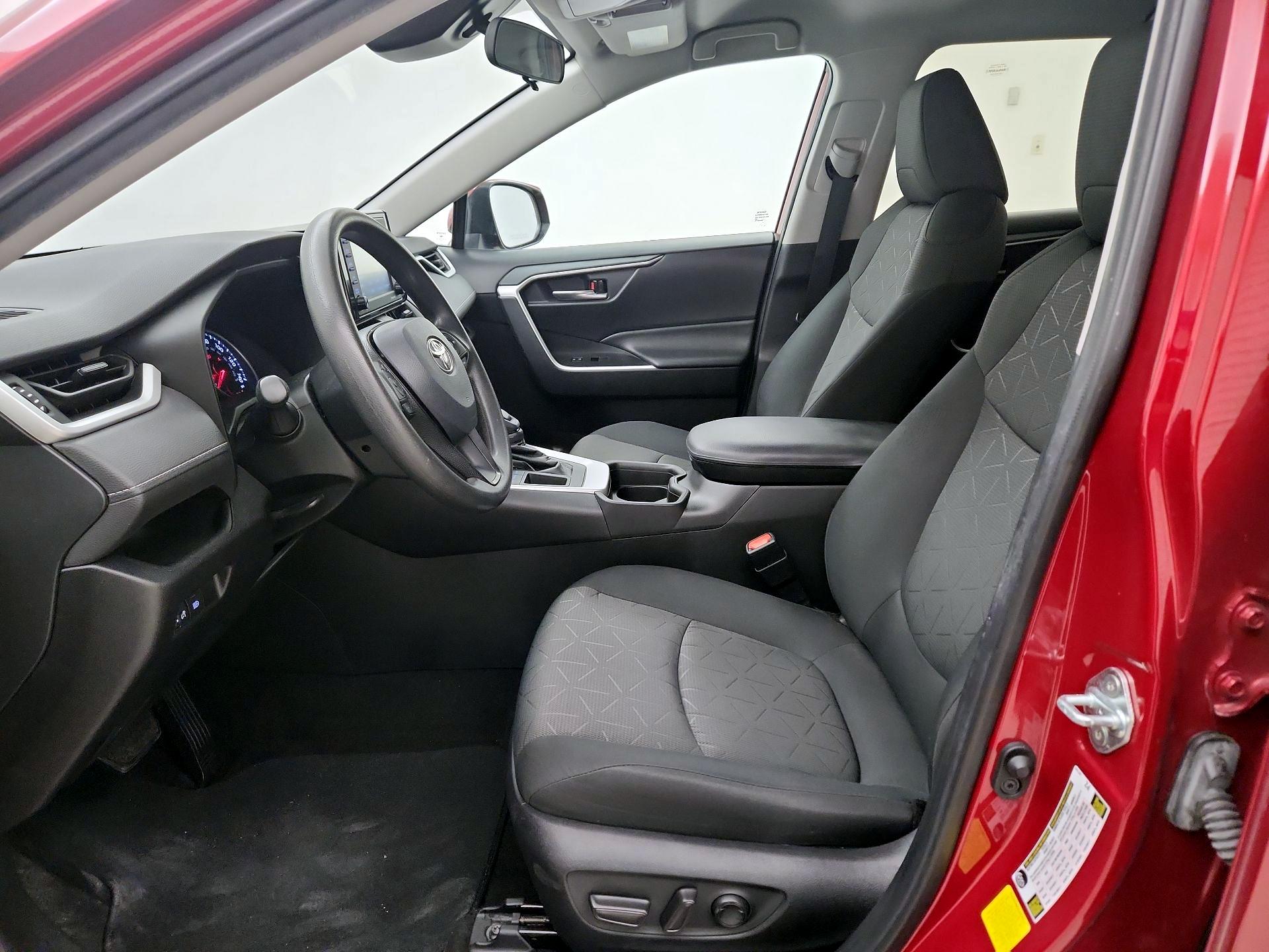 Thumbnail: 2021 Toyota RAV4 - 11