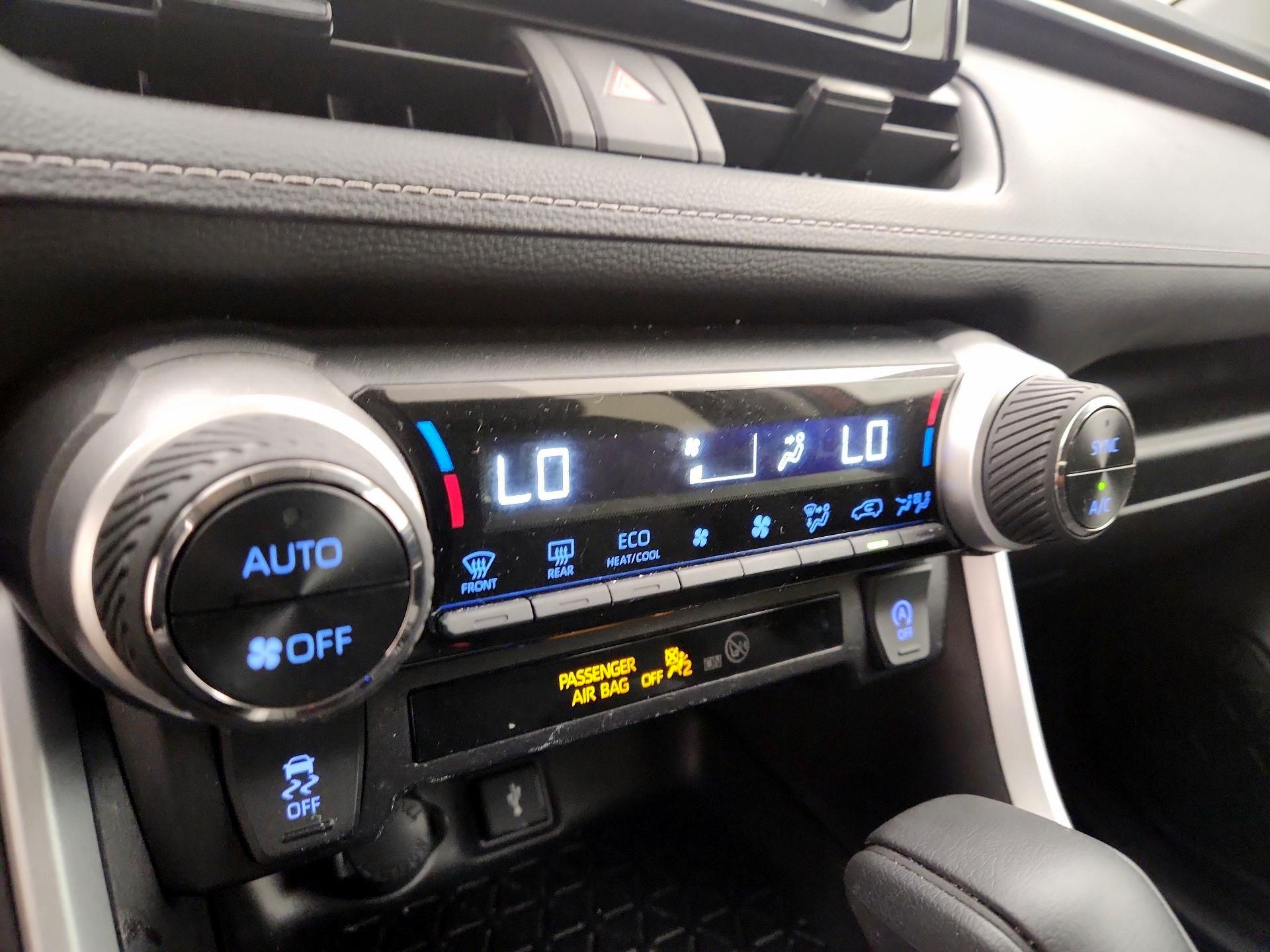 Thumbnail: 2021 Toyota RAV4 - 16