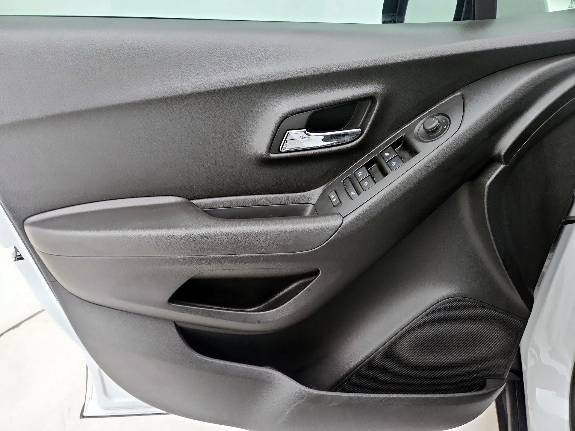 Thumbnail: 2020 Chevrolet Trax - 12