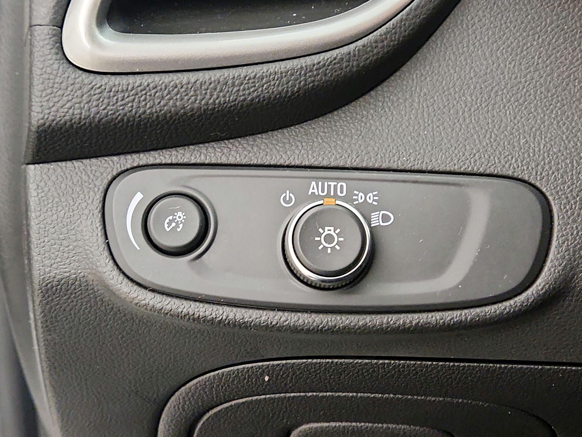 Thumbnail: 2020 Chevrolet Trax - 13