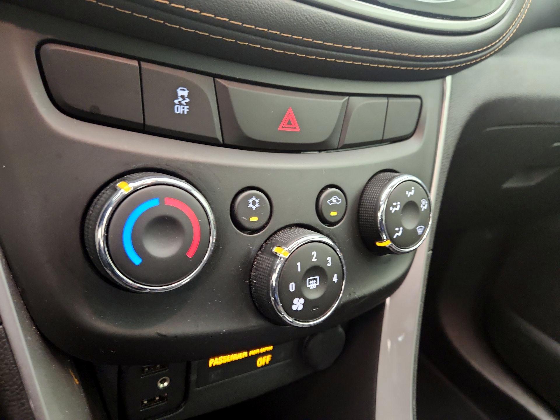 Thumbnail: 2020 Chevrolet Trax - 16