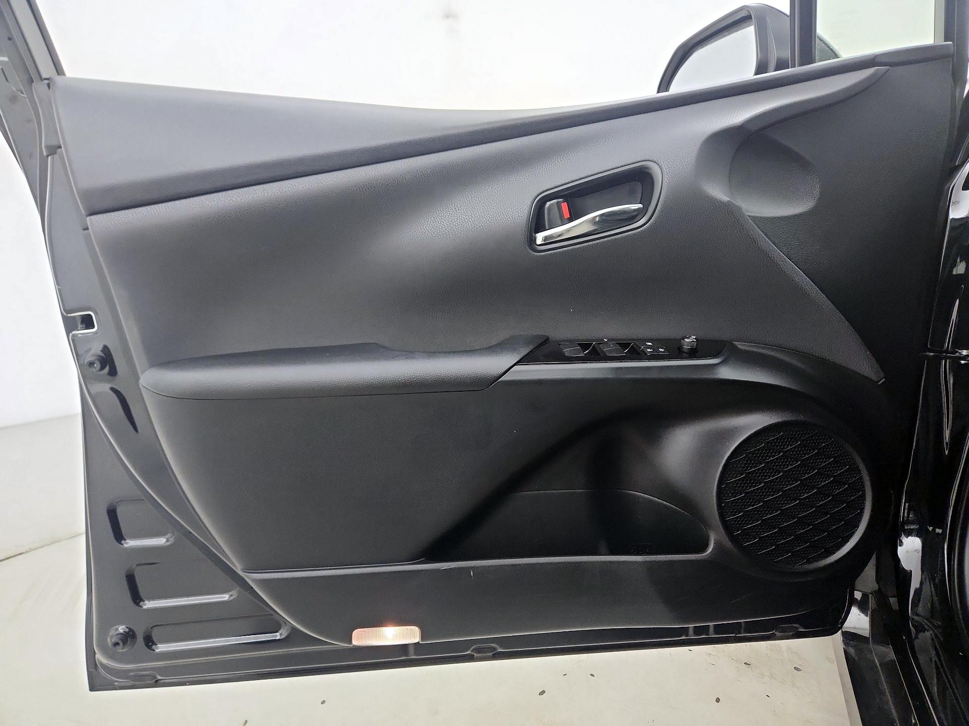 Thumbnail: 2022 Toyota Prius Prime - 12