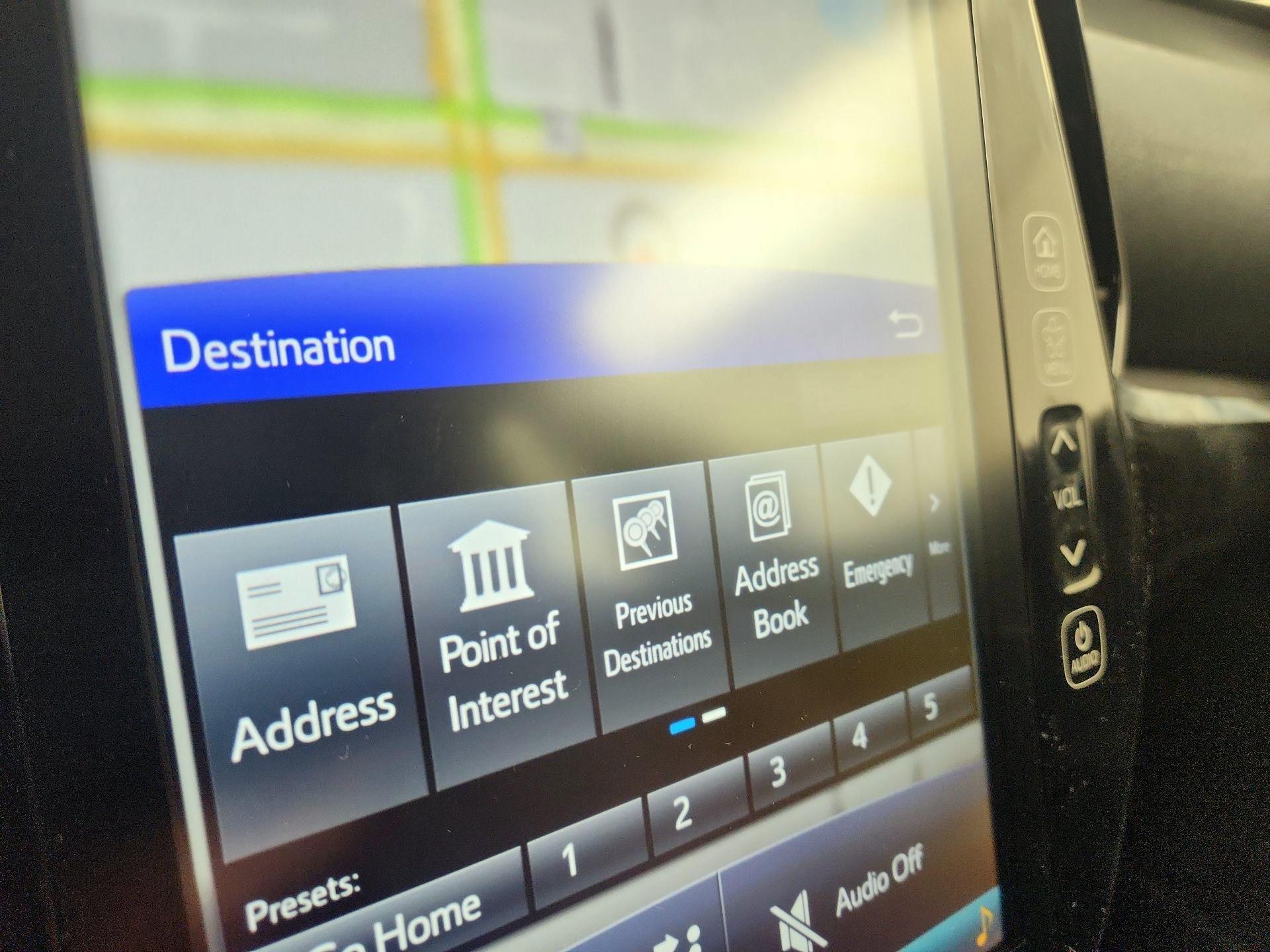 Thumbnail: 2022 Toyota Prius Prime - 14