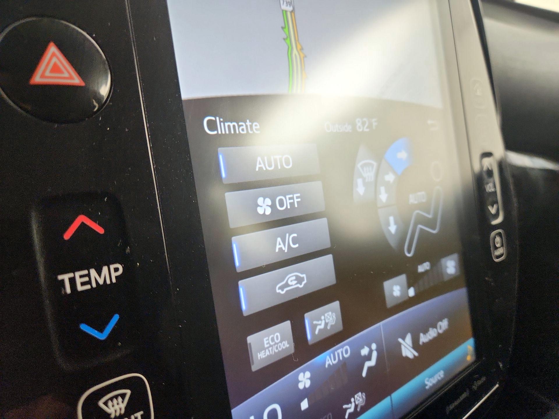 Thumbnail: 2022 Toyota Prius Prime - 17