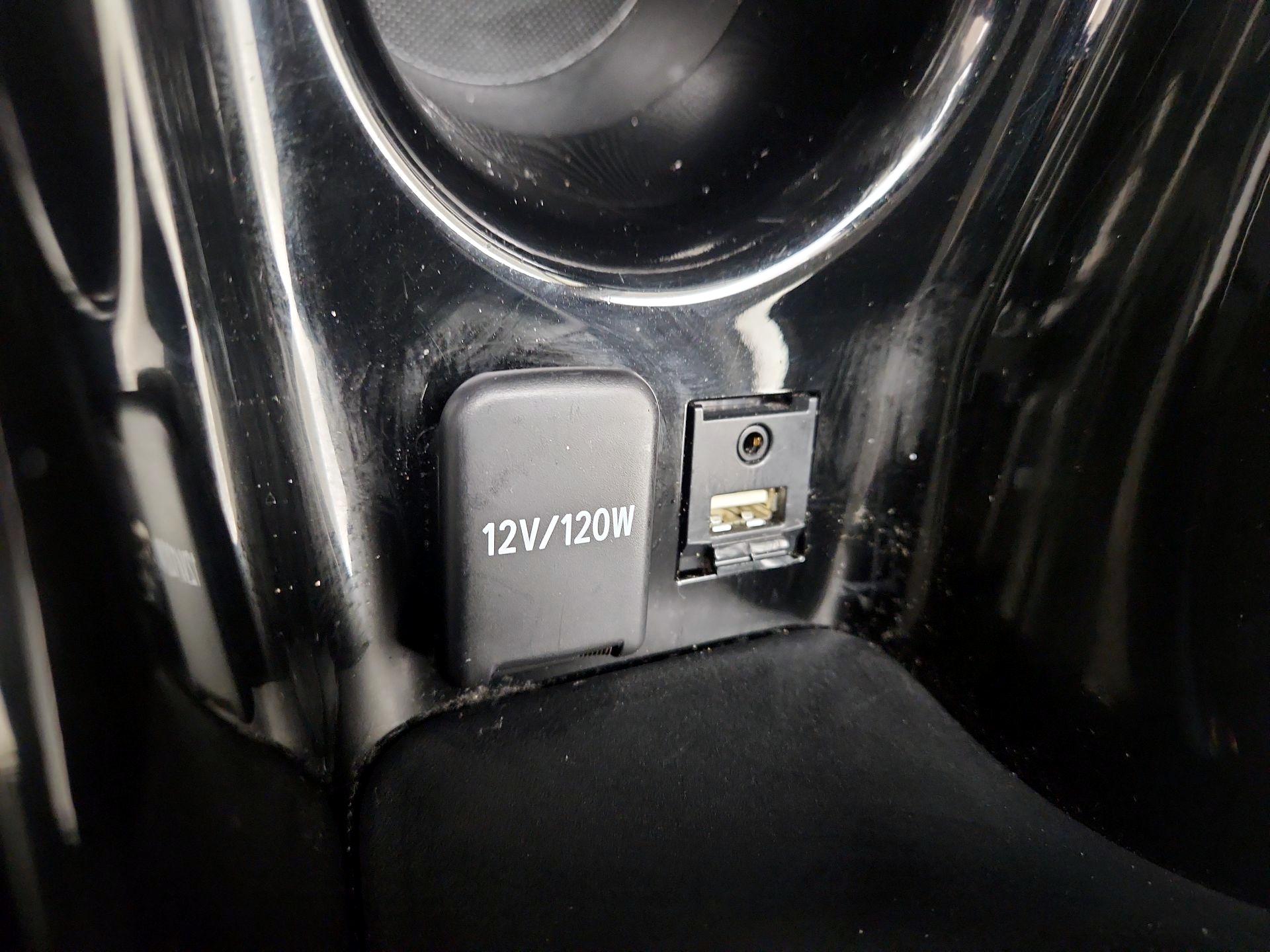 Thumbnail: 2022 Toyota Prius Prime - 19