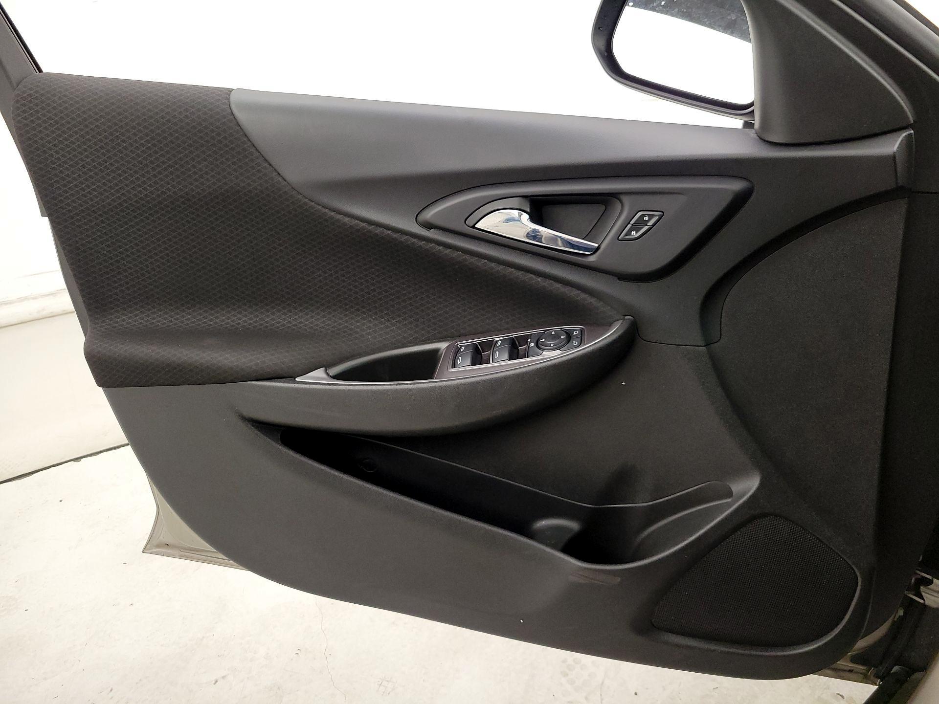 Thumbnail: 2022 Chevrolet Malibu - 12