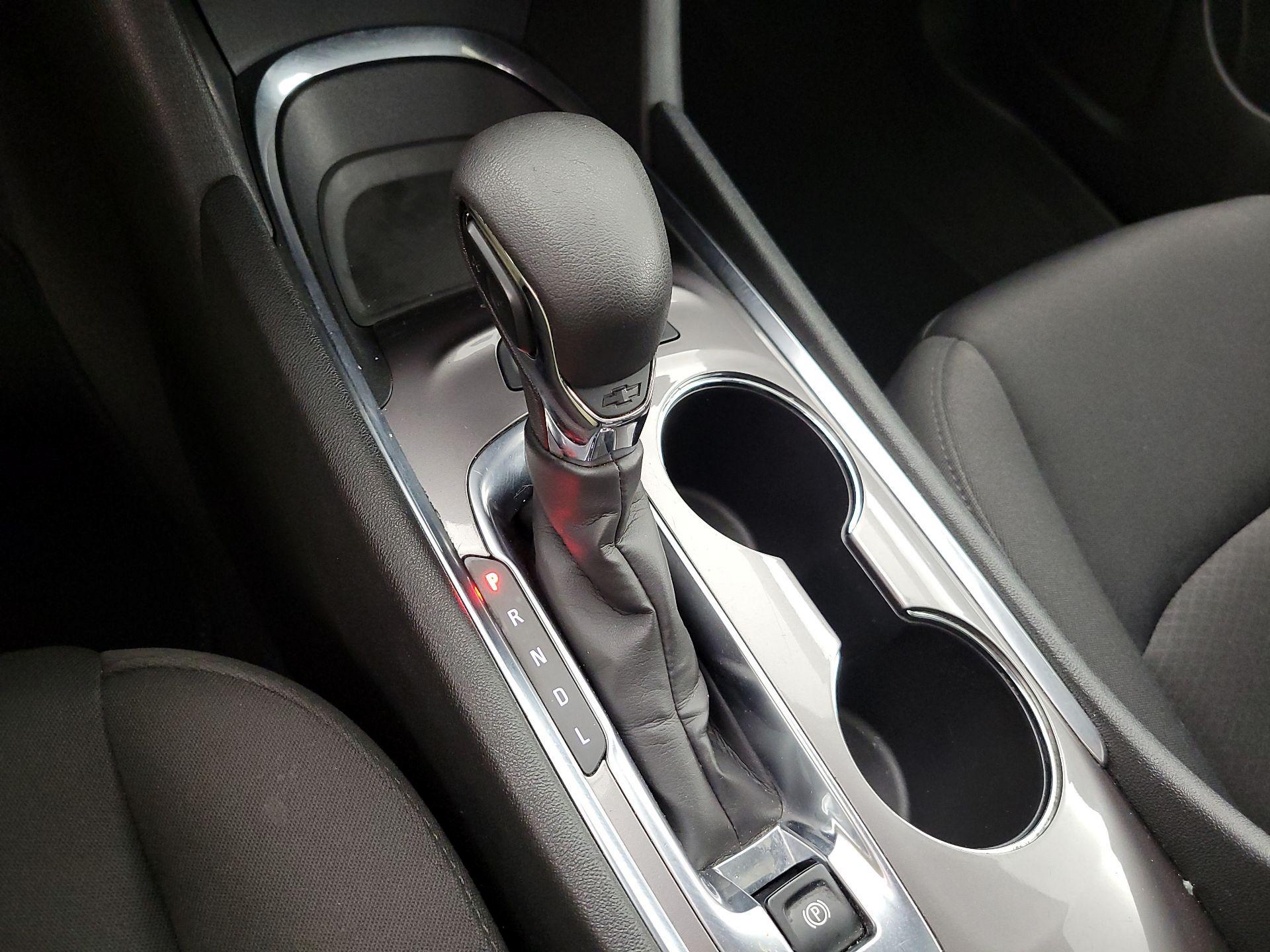 Thumbnail: 2022 Chevrolet Malibu - 17