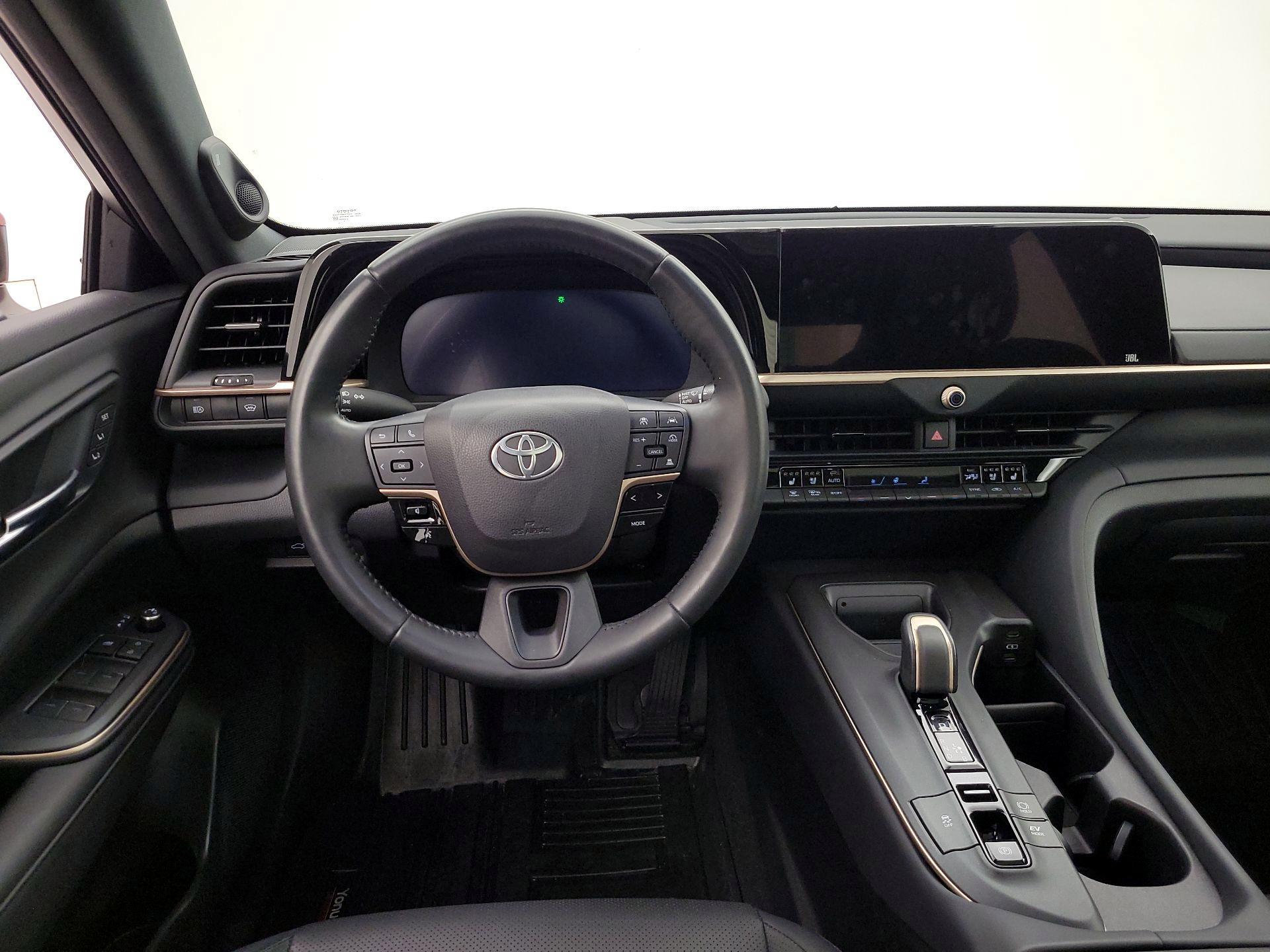 Thumbnail: 2023 Toyota Crown - 10