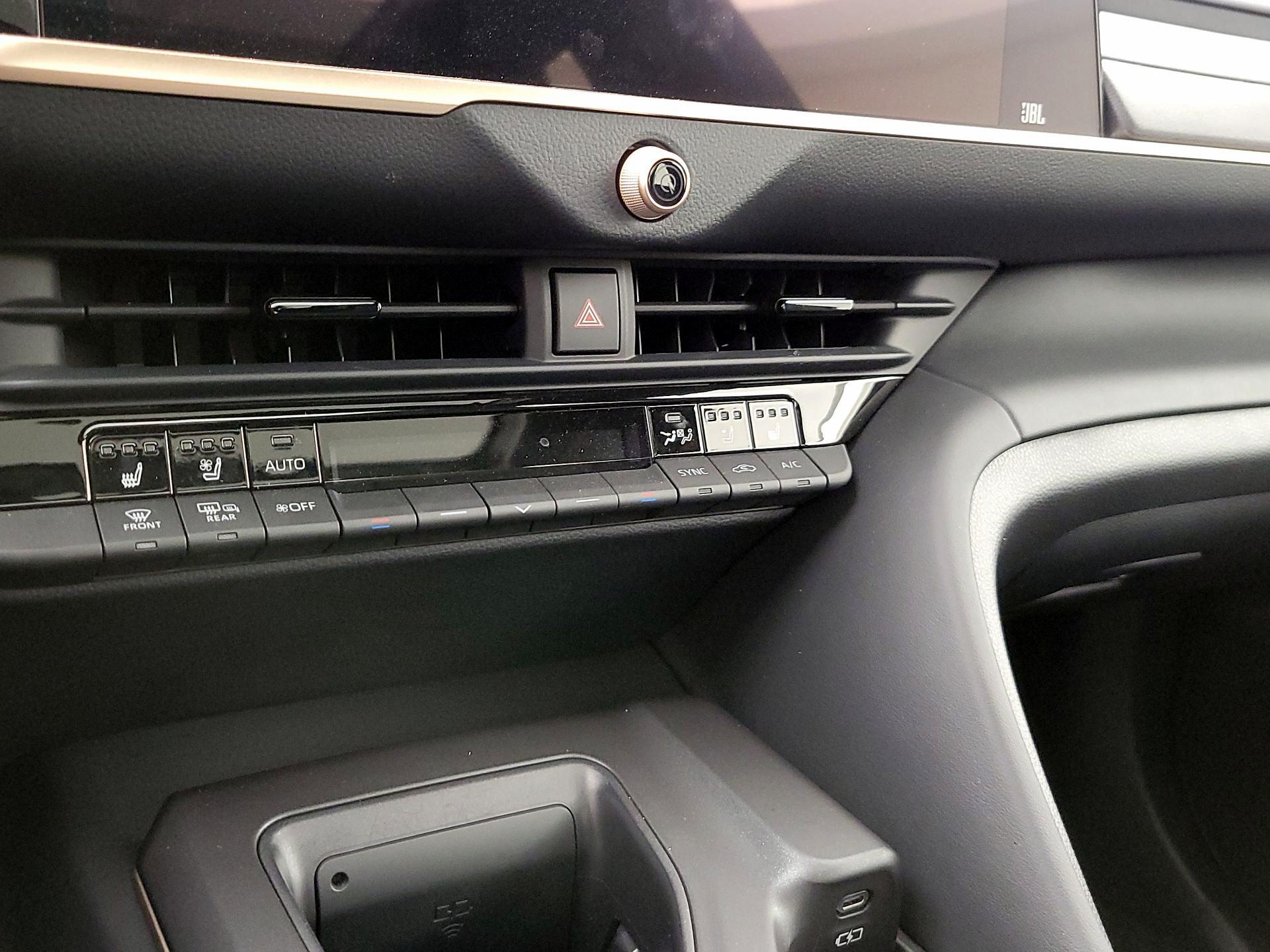 Thumbnail: 2023 Toyota Crown - 16