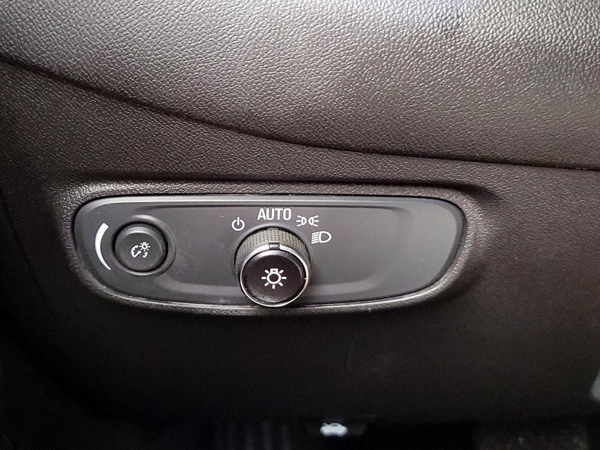 Thumbnail: 2022 Chevrolet Equinox - 13