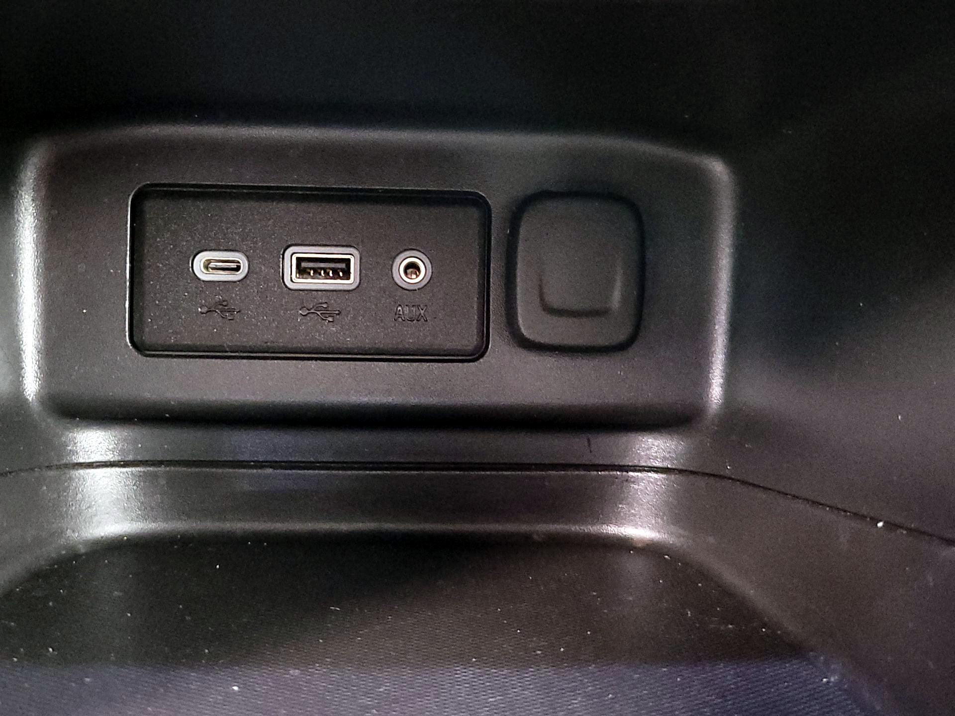 Thumbnail: 2022 Chevrolet Equinox - 18