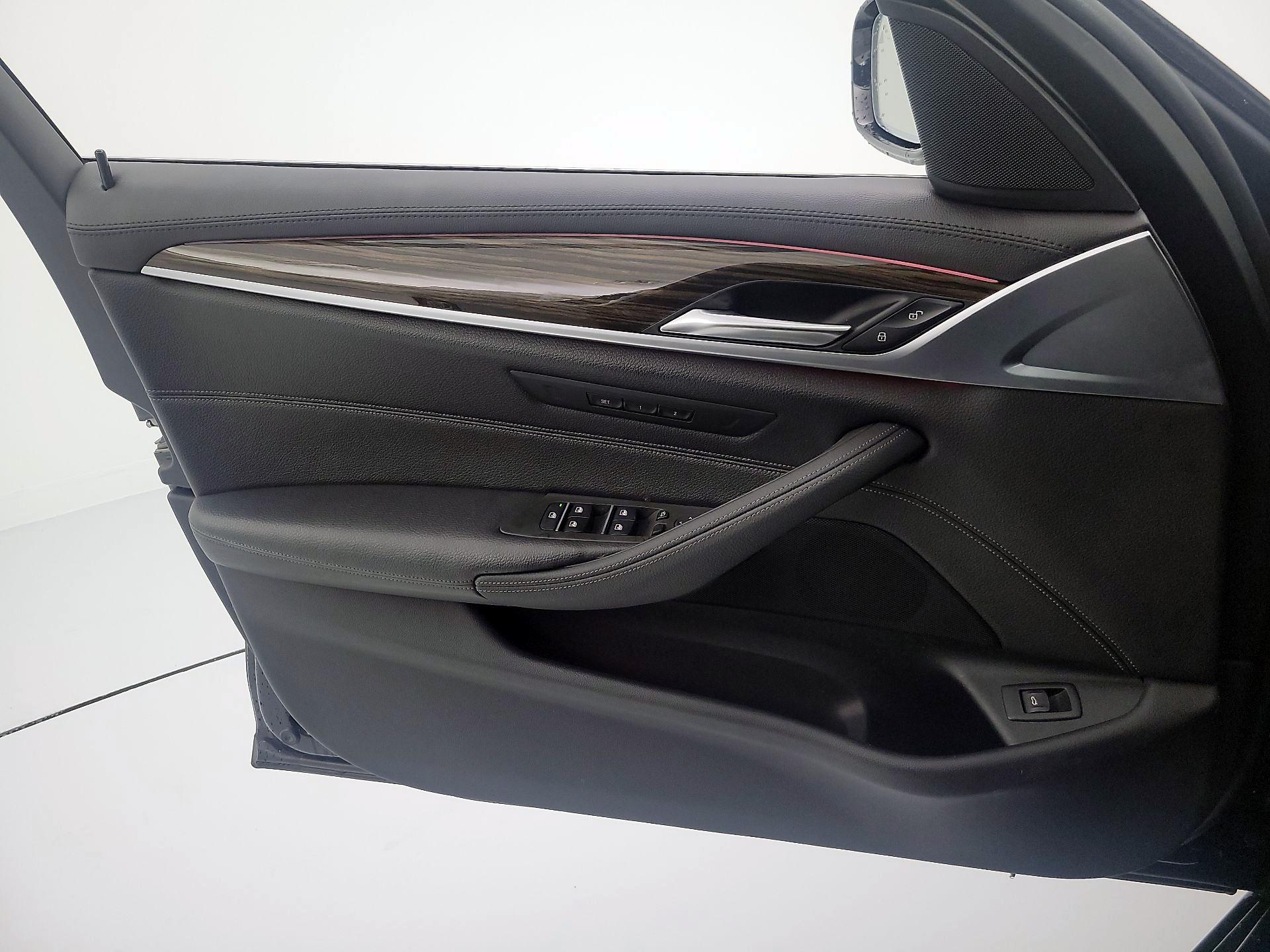 Thumbnail: 2020 BMW 5 Series - 12