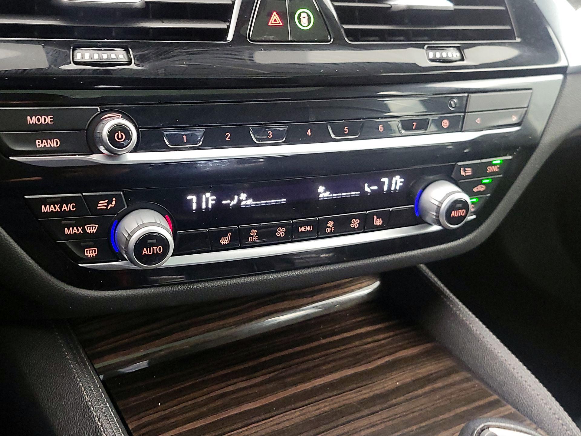 Thumbnail: 2020 BMW 5 Series - 17