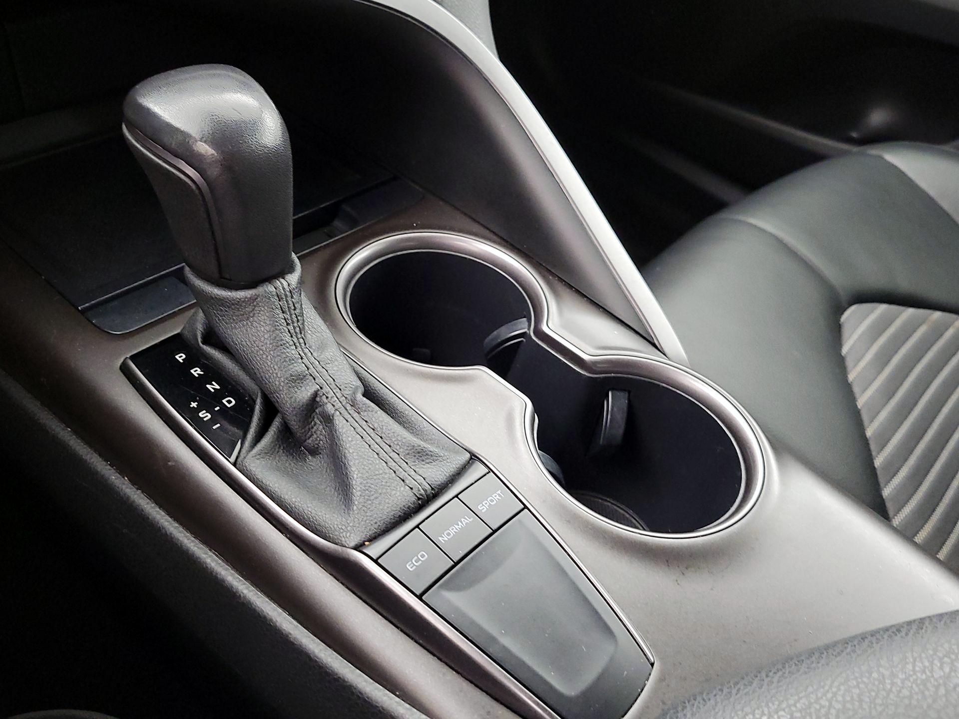 Thumbnail: 2022 Toyota Camry - 17