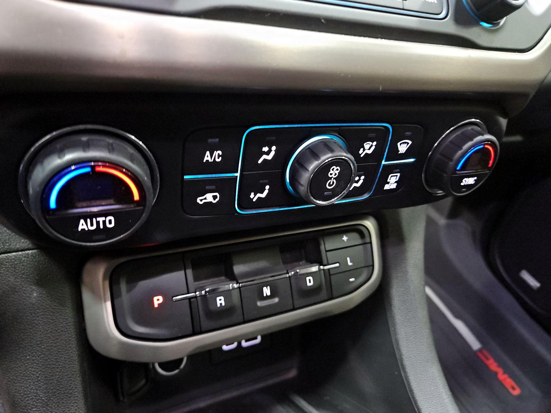 Thumbnail: 2021 GMC Acadia - 17