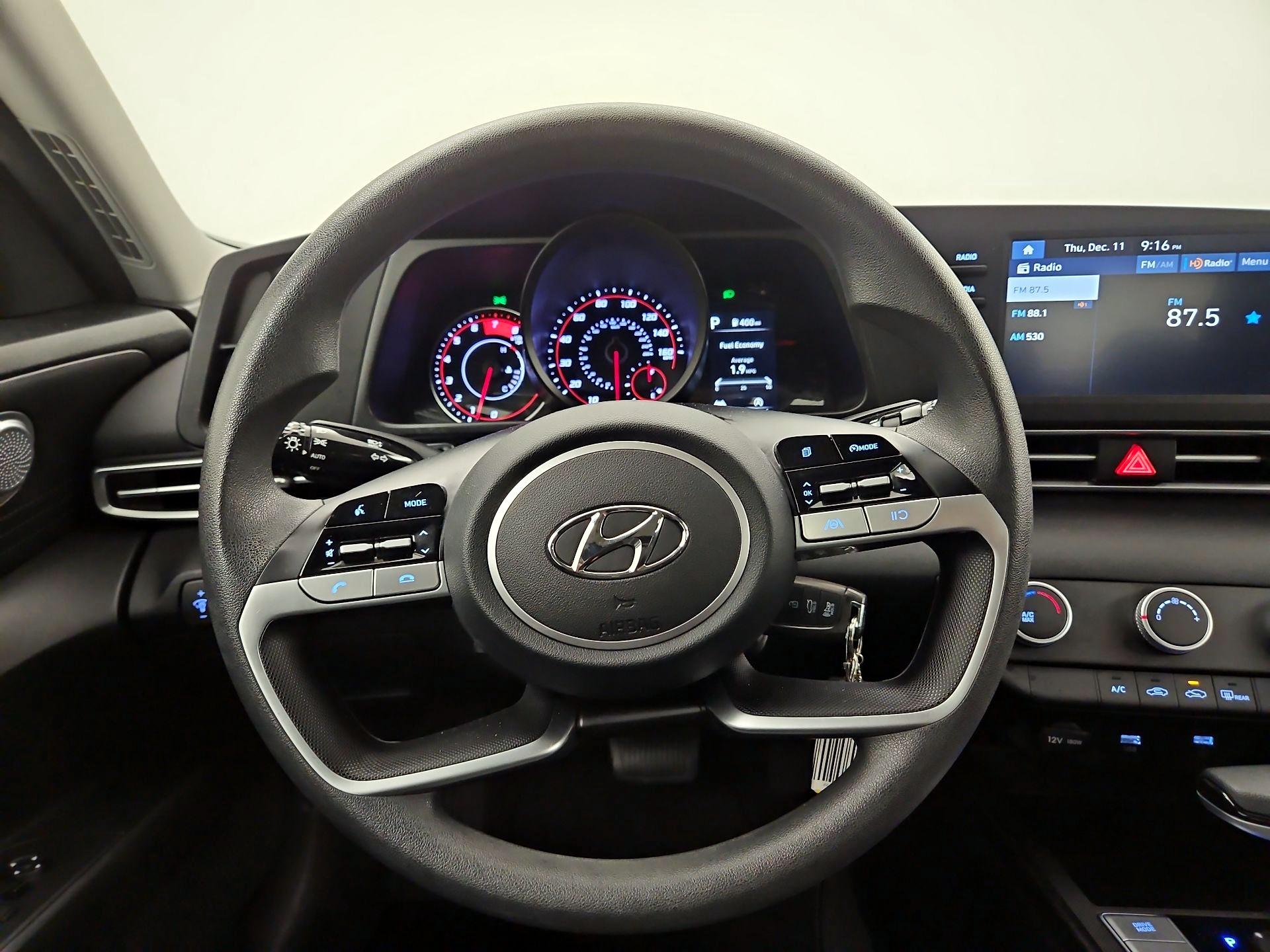 Thumbnail: 2022 Hyundai Elantra - 10