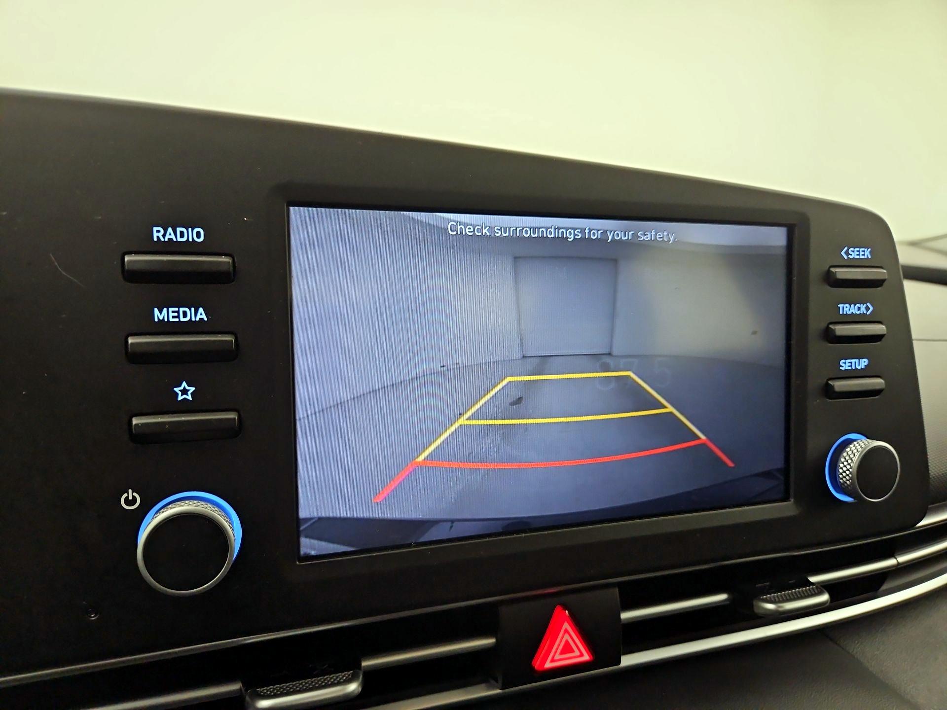 Thumbnail: 2022 Hyundai Elantra - 14