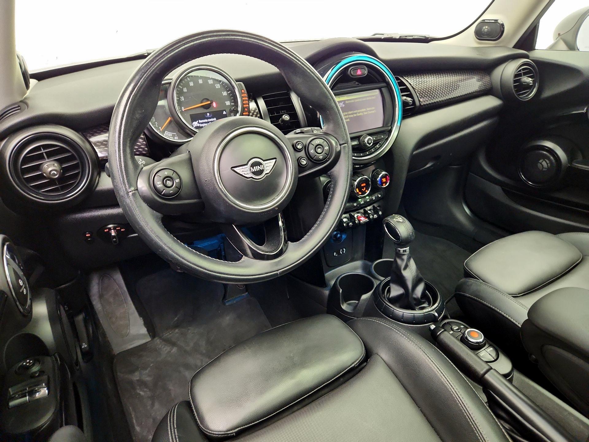 Thumbnail: 2016 MINI Cooper Hardtop - 9