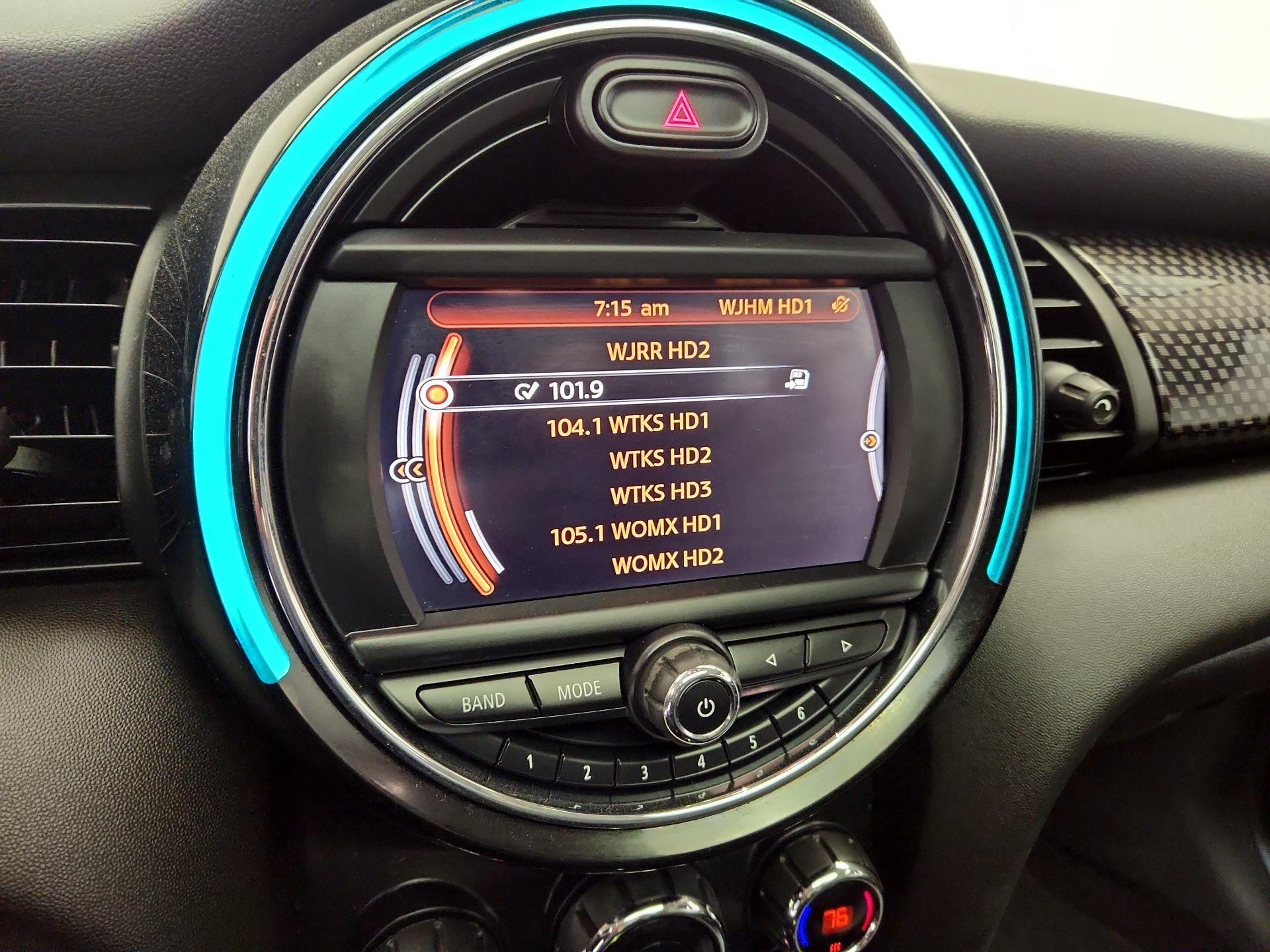 Thumbnail: 2016 MINI Cooper Hardtop - 14