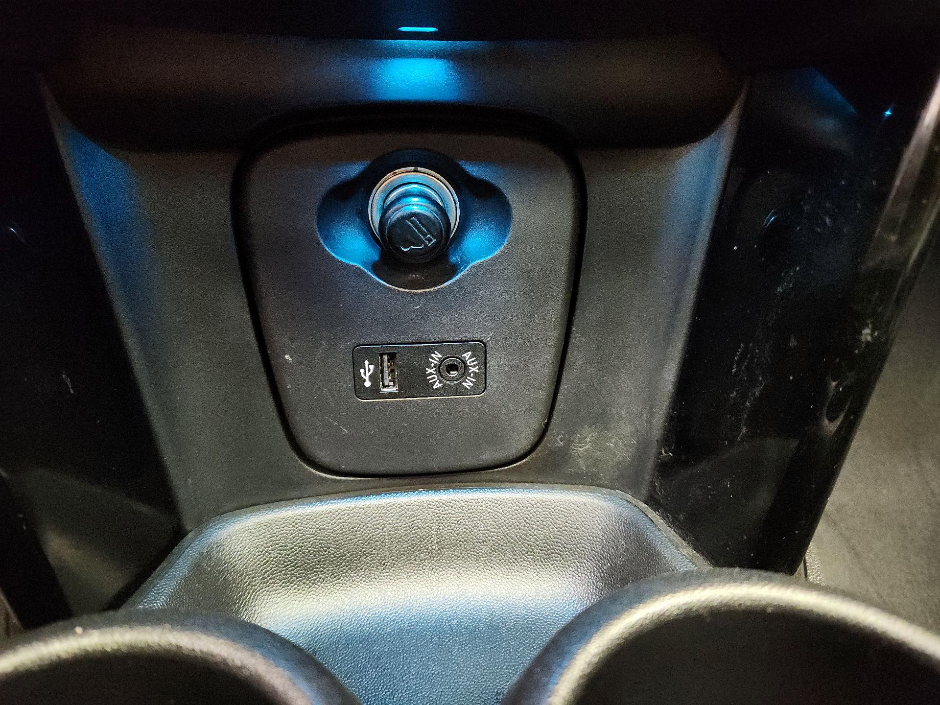 Thumbnail: 2016 MINI Cooper Hardtop - 17