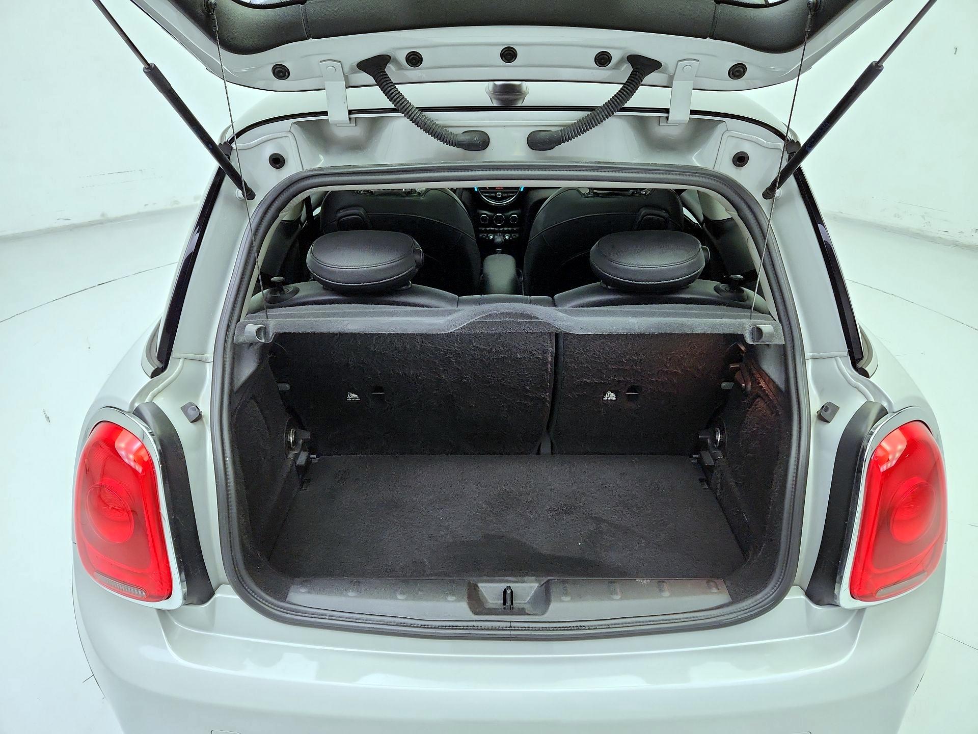 Thumbnail: 2016 MINI Cooper Hardtop - 20