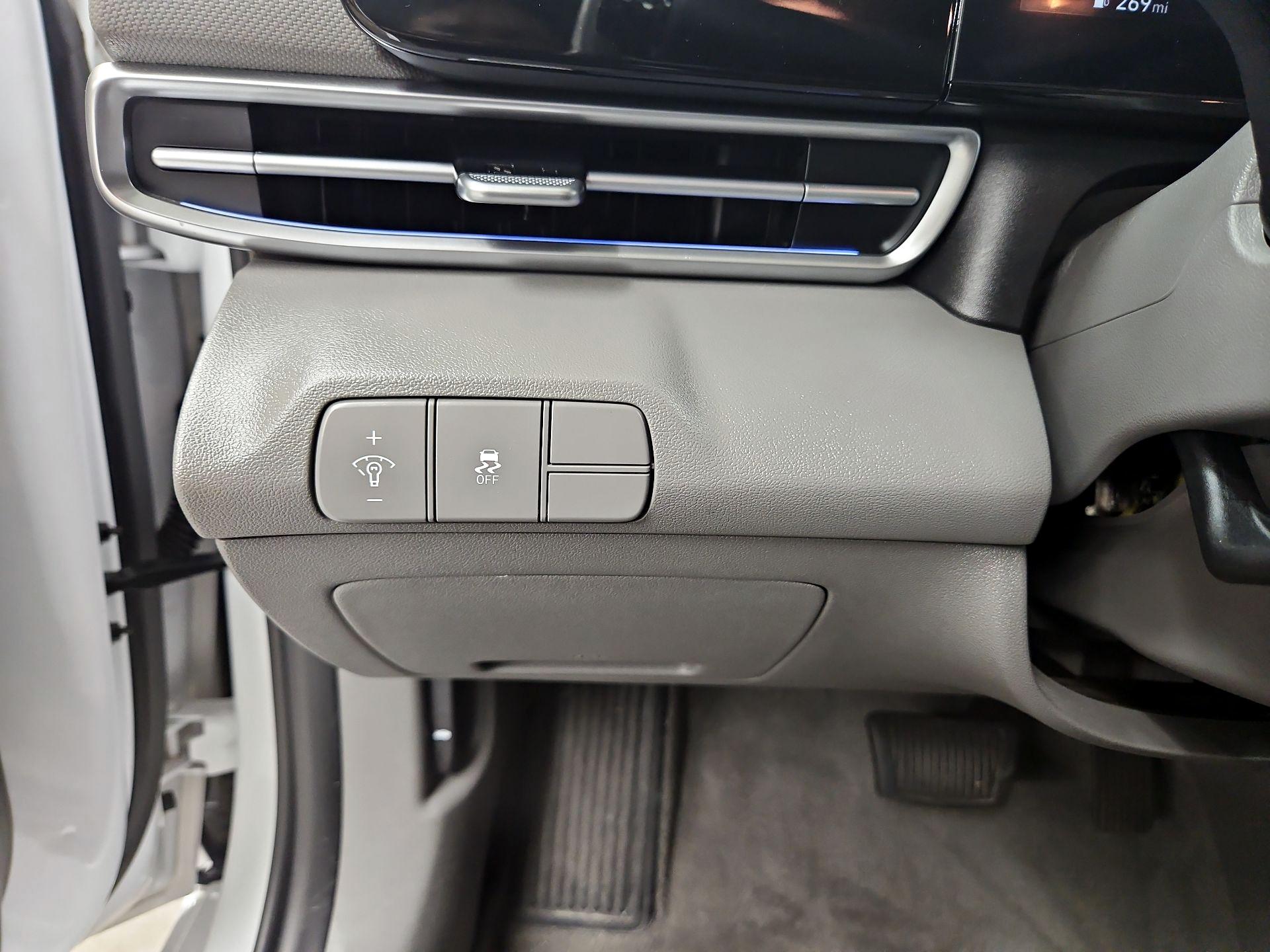 Thumbnail: 2024 Hyundai Elantra - 13