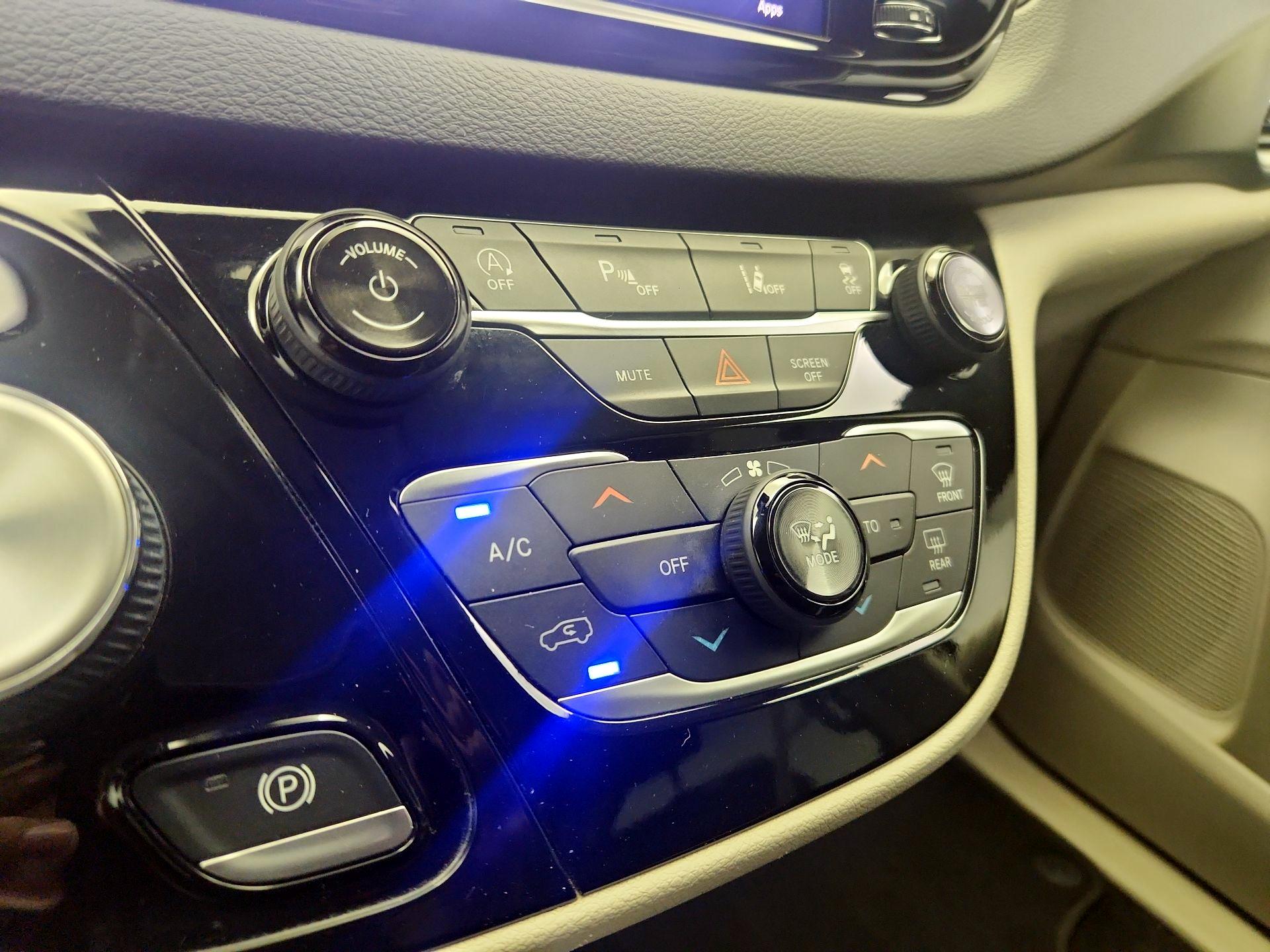 Thumbnail: 2022 Chrysler Pacifica - 14