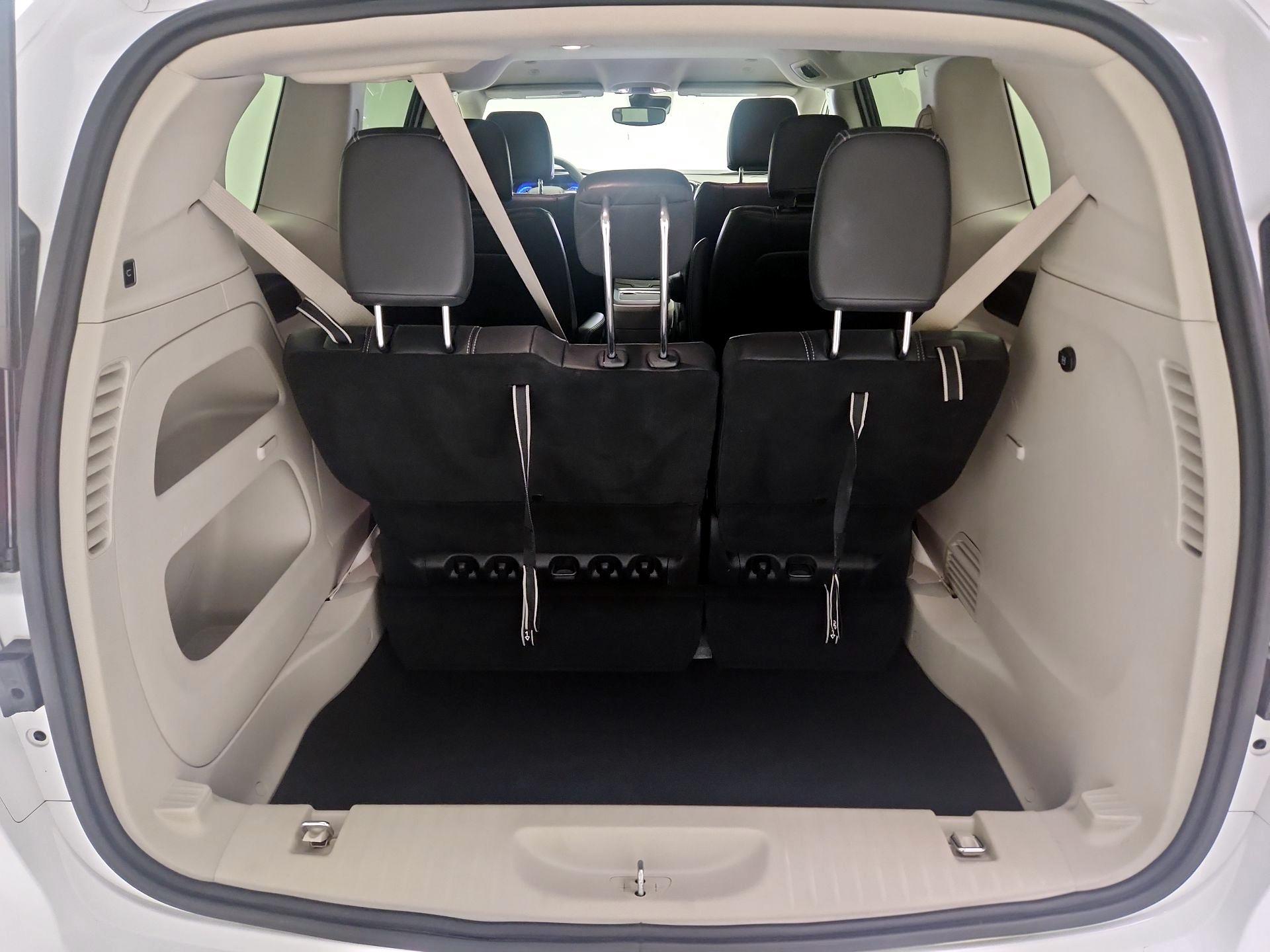 Thumbnail: 2022 Chrysler Pacifica - 19