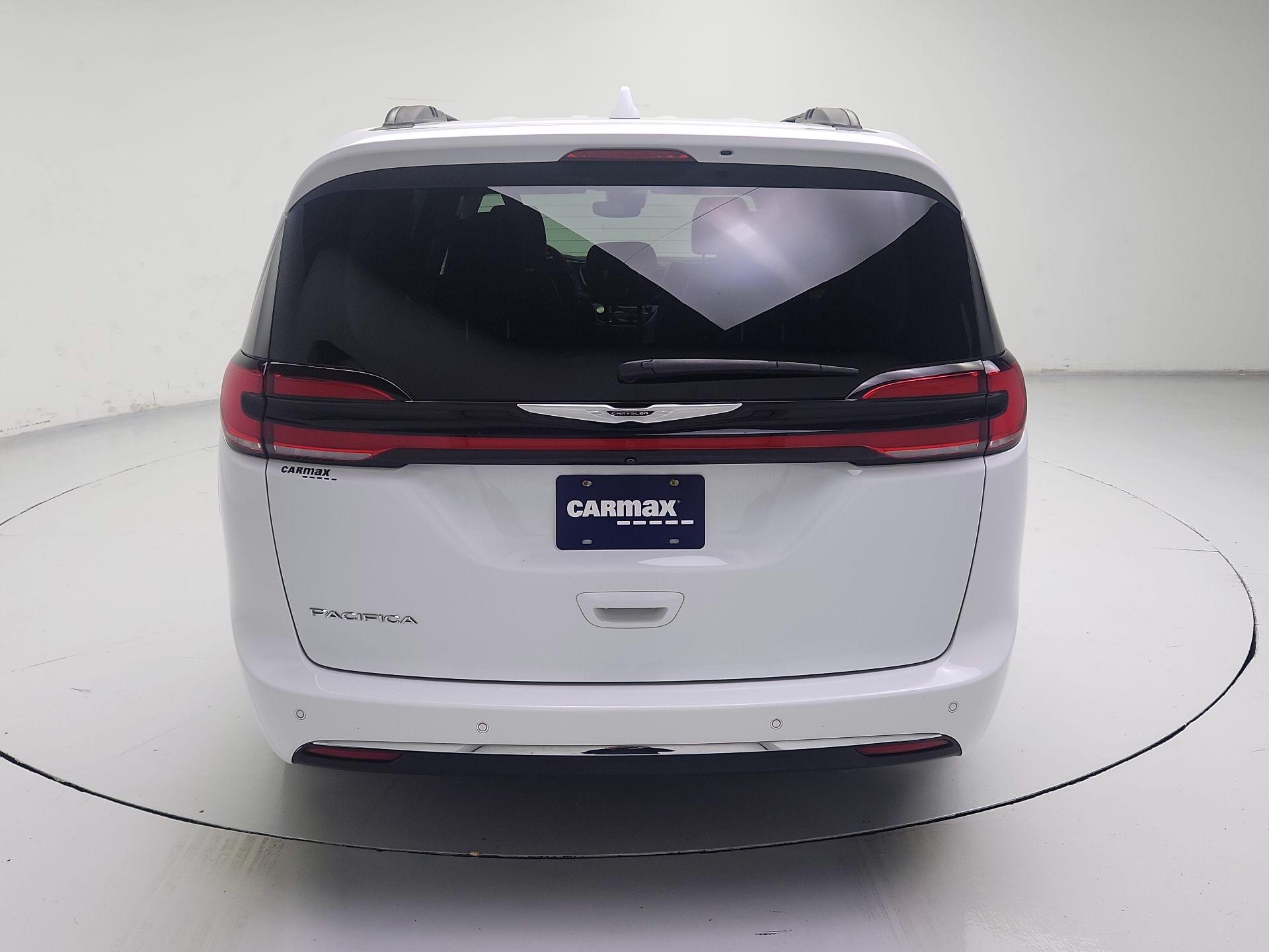 Thumbnail: 2022 Chrysler Pacifica - 6