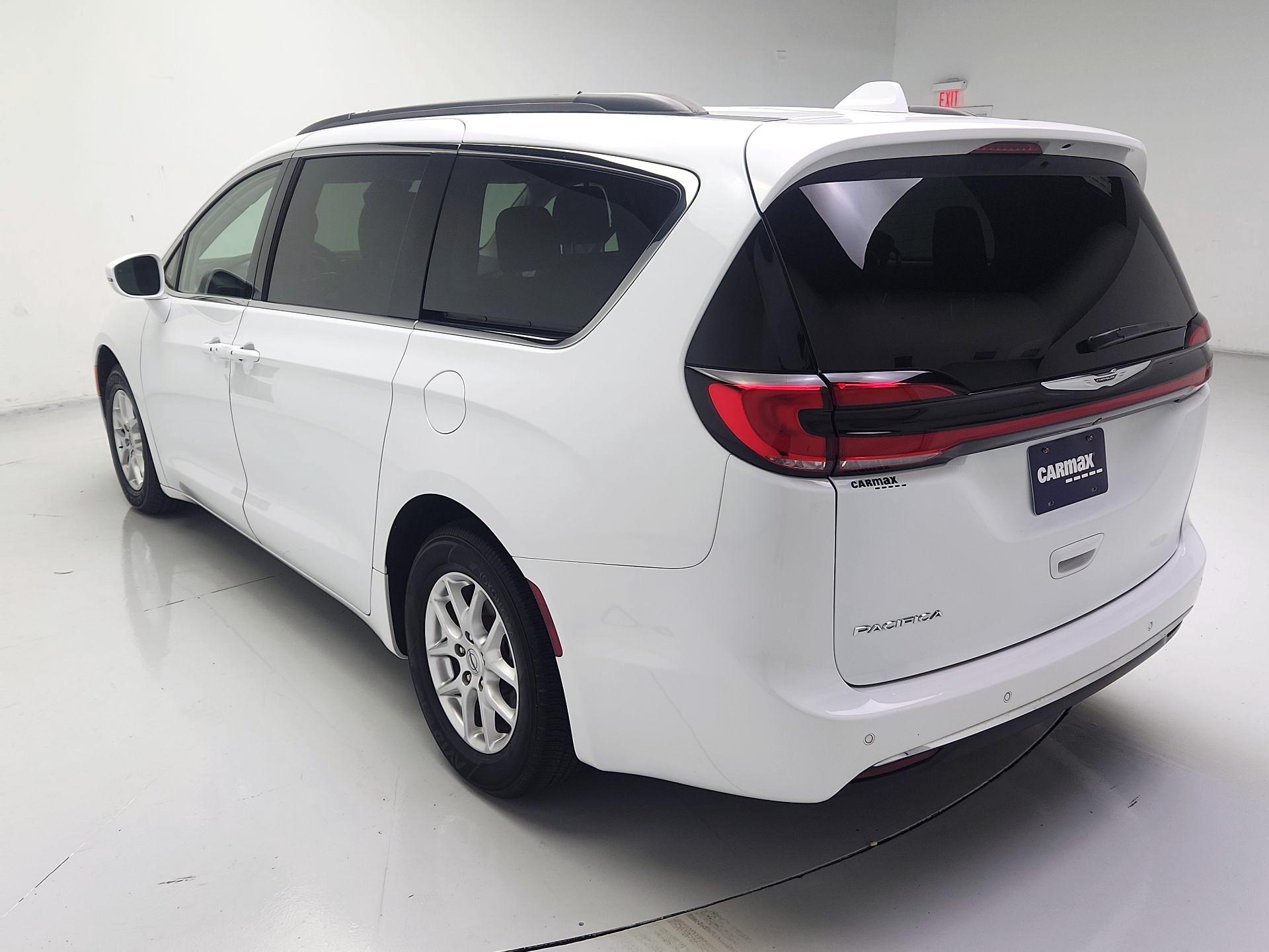 Thumbnail: 2022 Chrysler Pacifica - 7