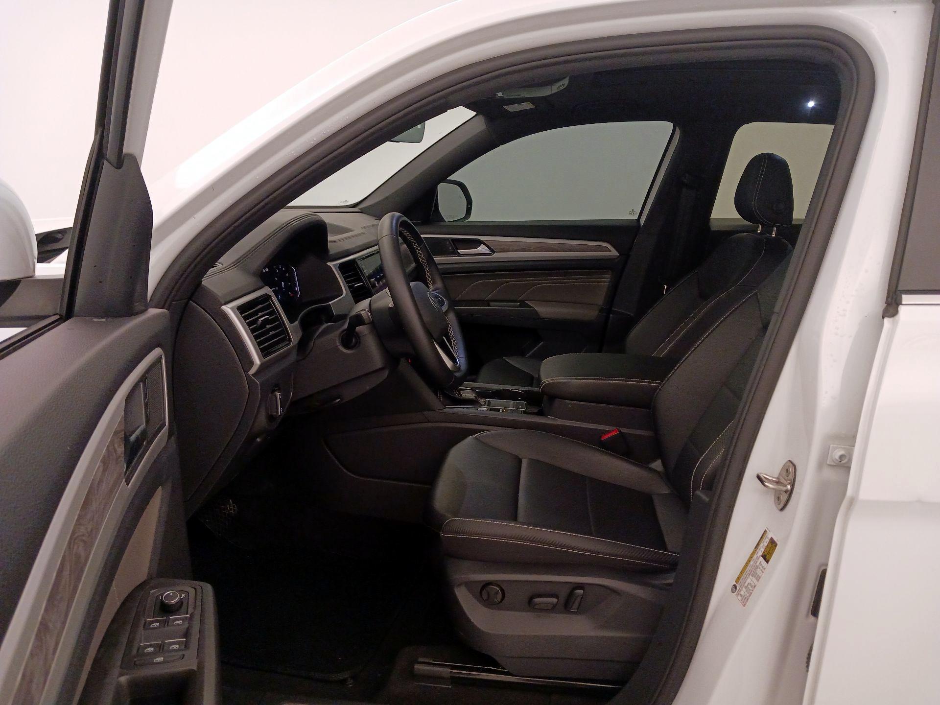 Thumbnail: 2023 Volkswagen Atlas - 11