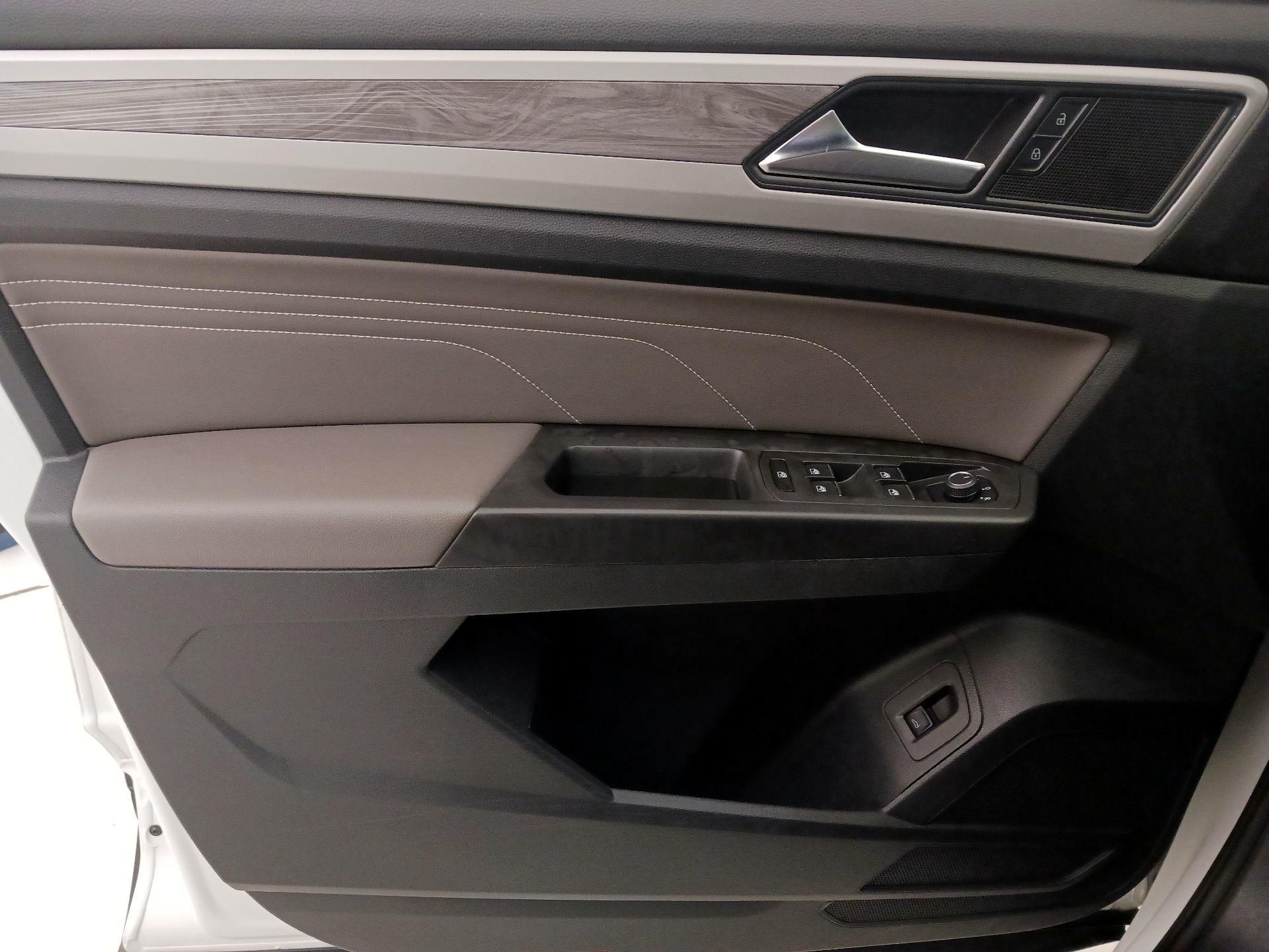 Thumbnail: 2023 Volkswagen Atlas - 12