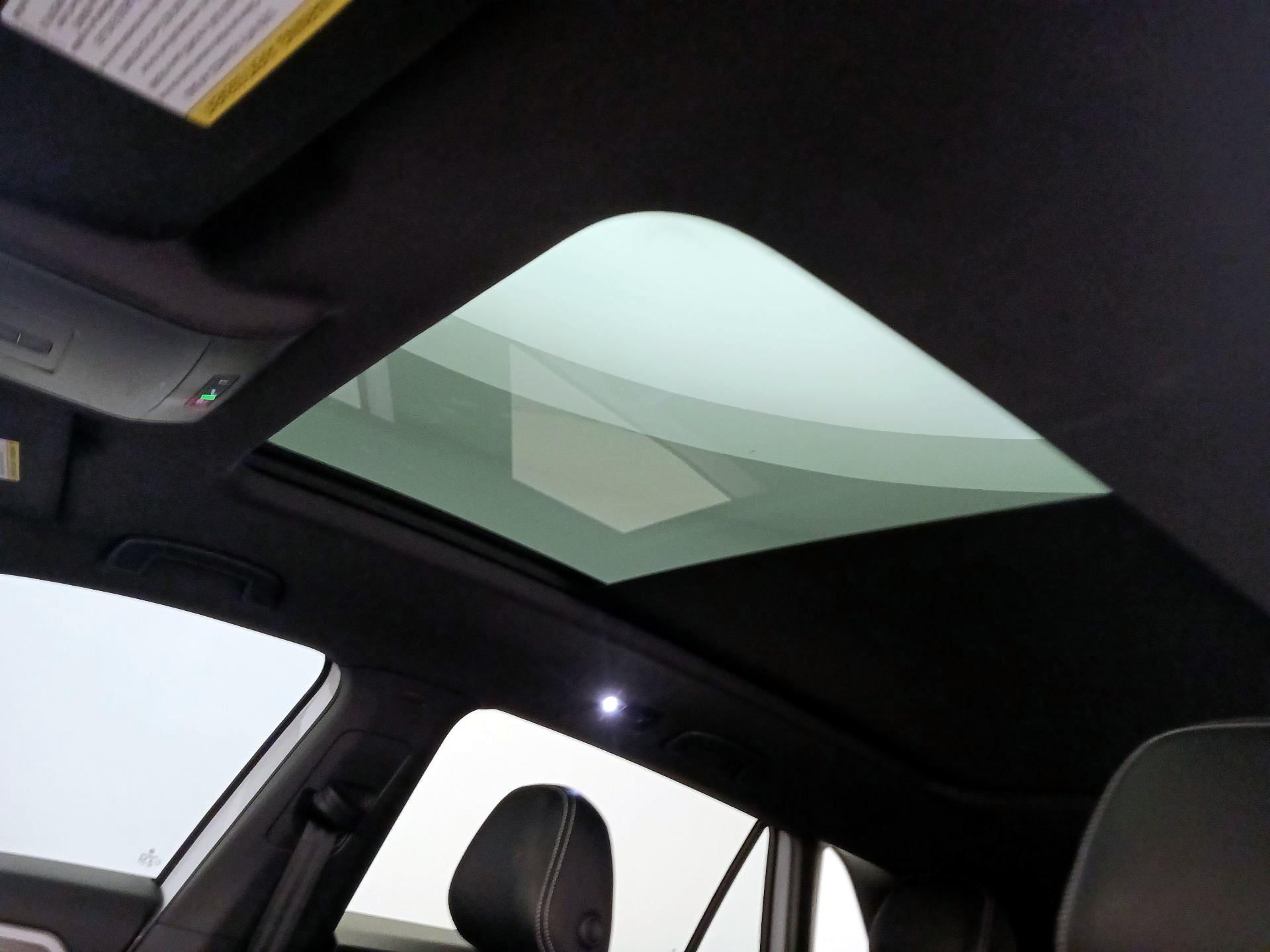 Thumbnail: 2023 Volkswagen Atlas - 19