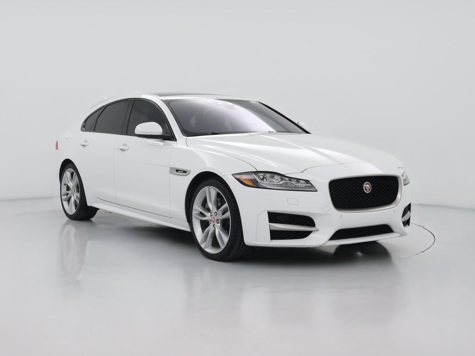 2016 Jaguar XF R-Sport